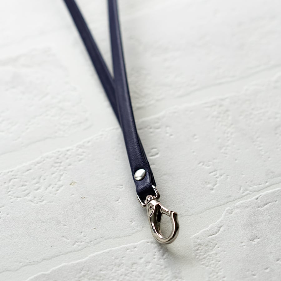 【おつとめ品セール】レザースマホストラップ(+ホルダー)シルバー金具 /110cm