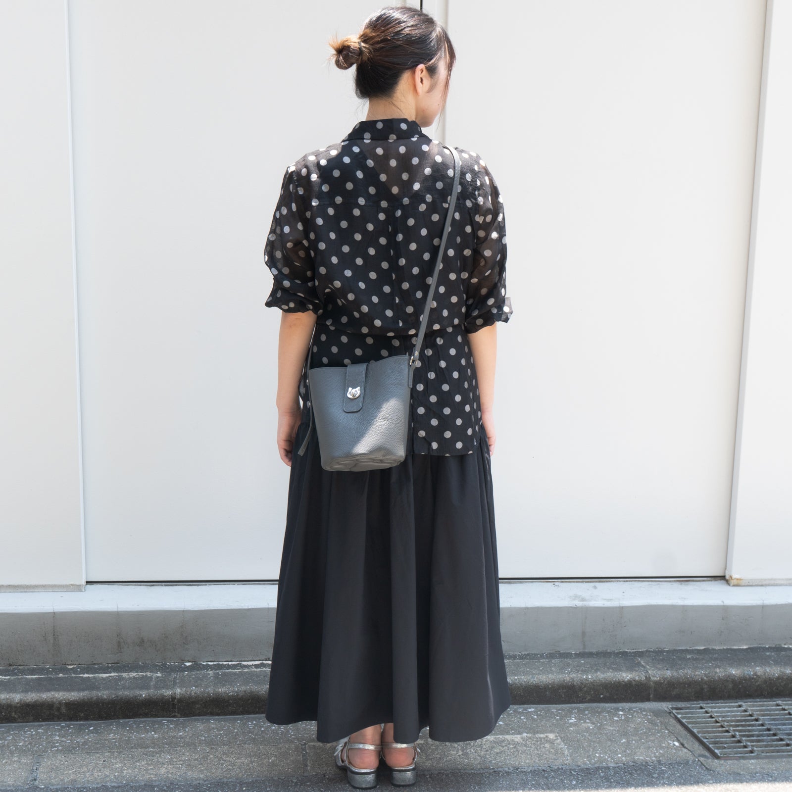 【数量限定】ショルダーバッグ・PAW ノベルティーチャーム付き / グラファイト