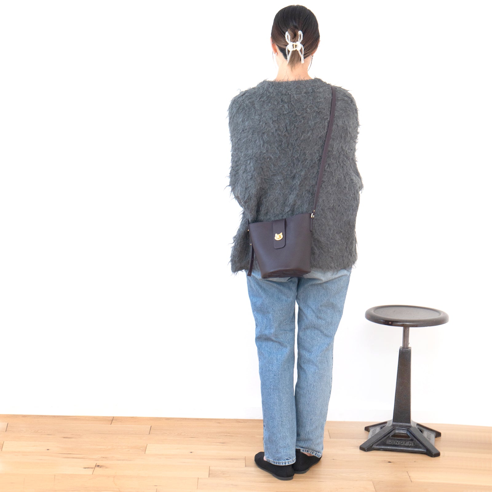 Shoulder bag PAW (Paw) Cuir-Mache / Raisin