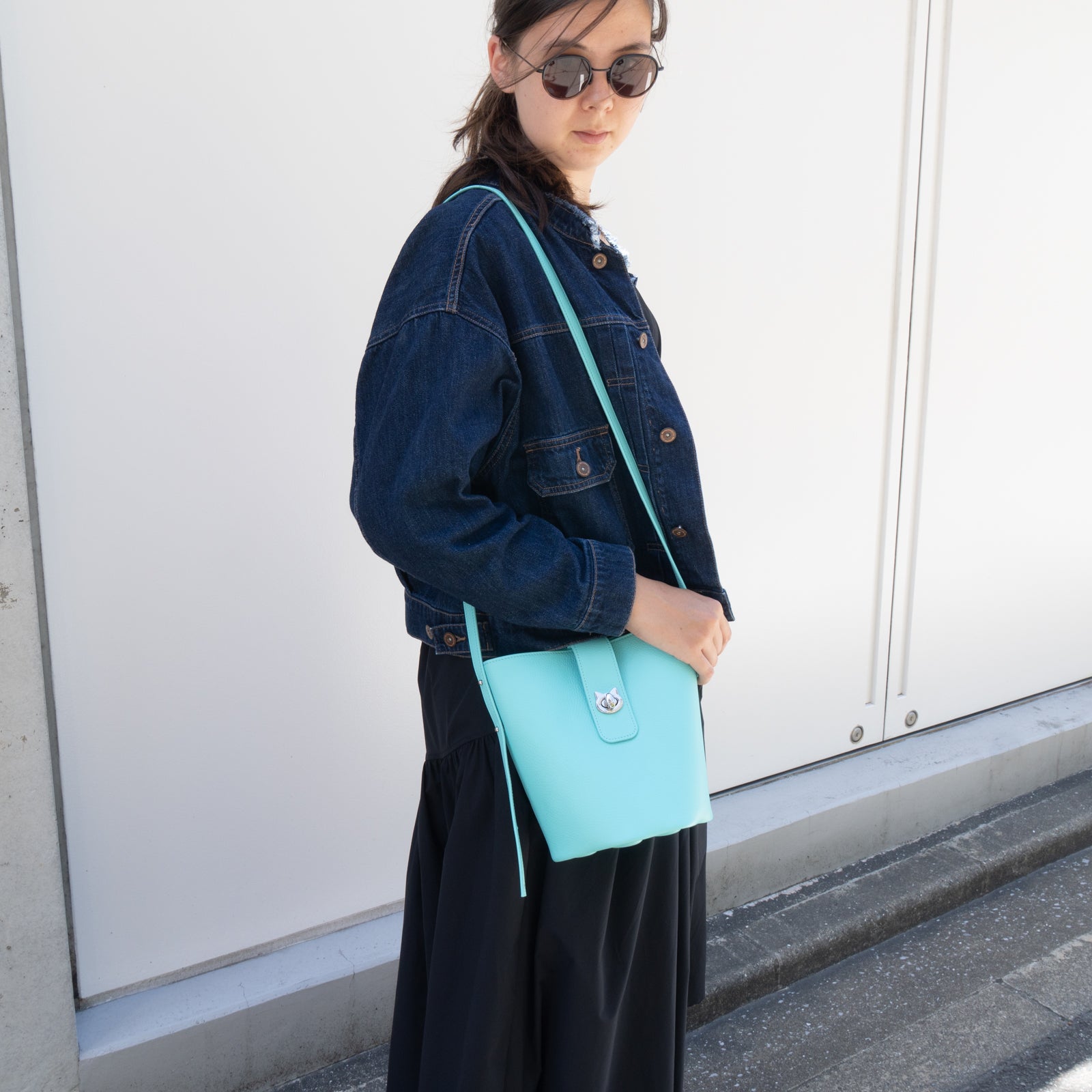 【期間限定:4/24(金)22:00〜26(日)】【受注生産】 ショルダーバッグ PAW (パウ) キュイール・マッシュ / ブルードラジェ