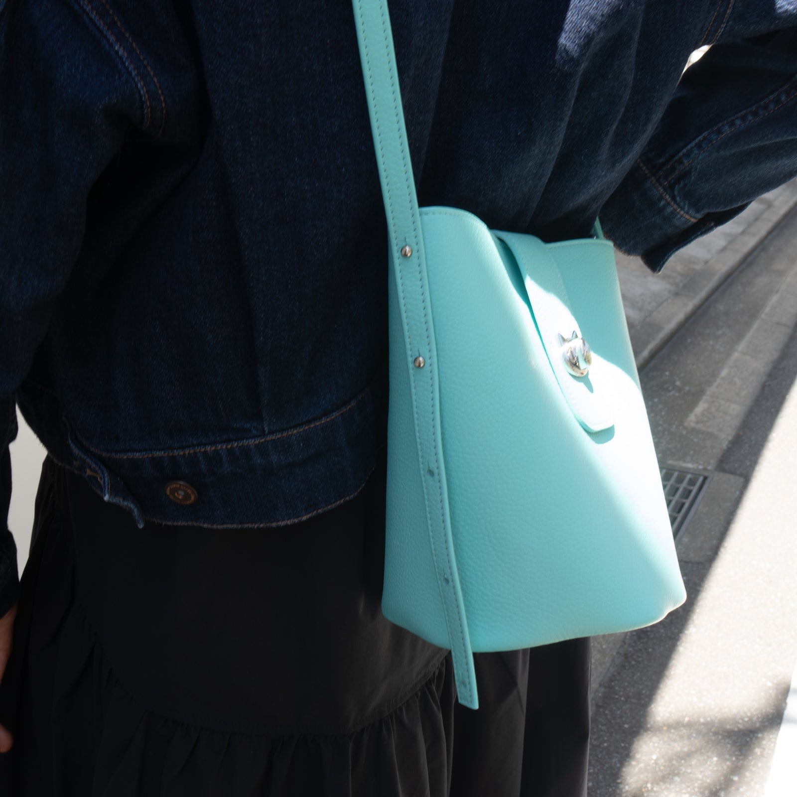 【期間限定:4/24(金)22:00〜26(日)】【受注生産】 ショルダーバッグ PAW (パウ) キュイール・マッシュ / ブルードラジェ