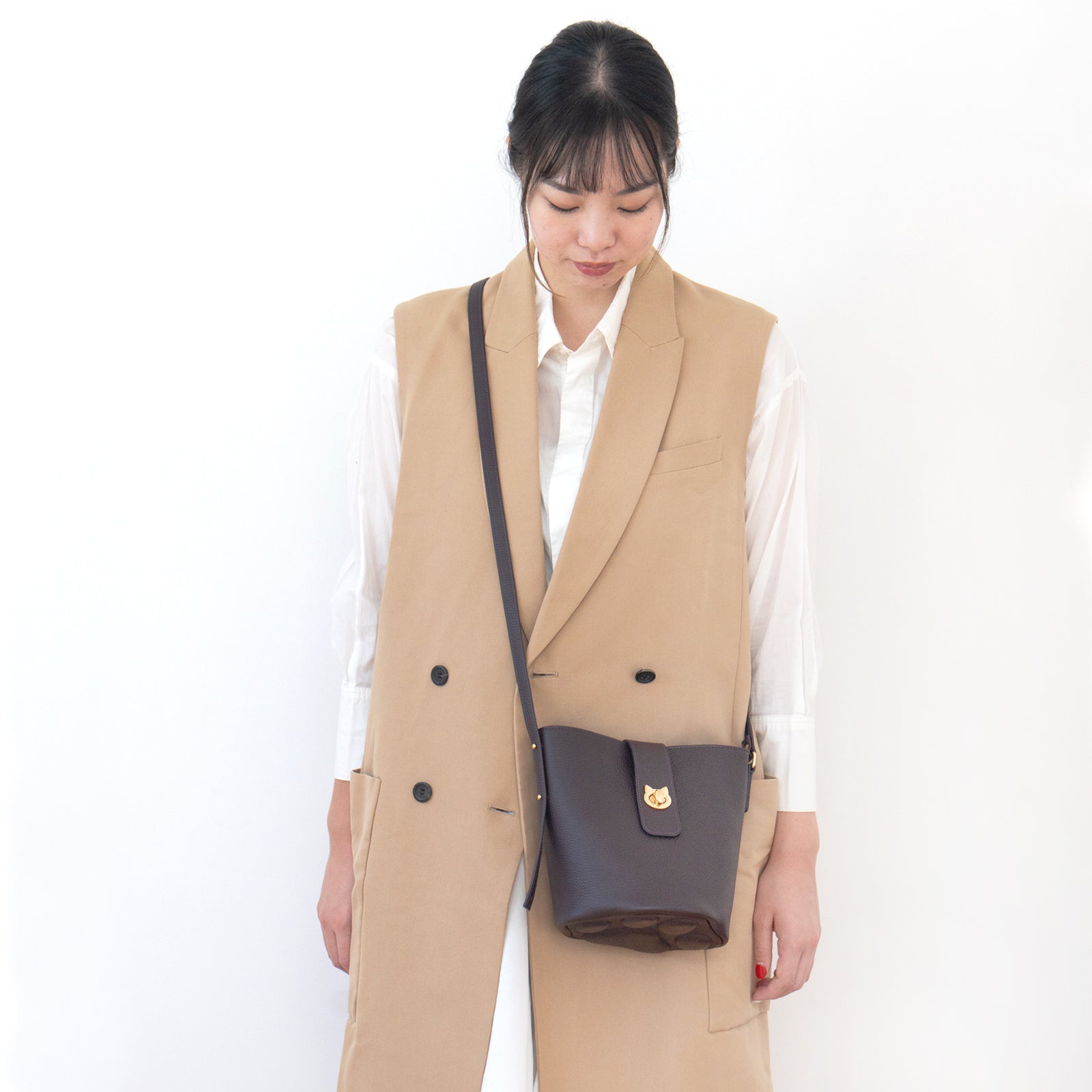 Shoulder bag PAW (Paw) Cuir-Mache / Raisin