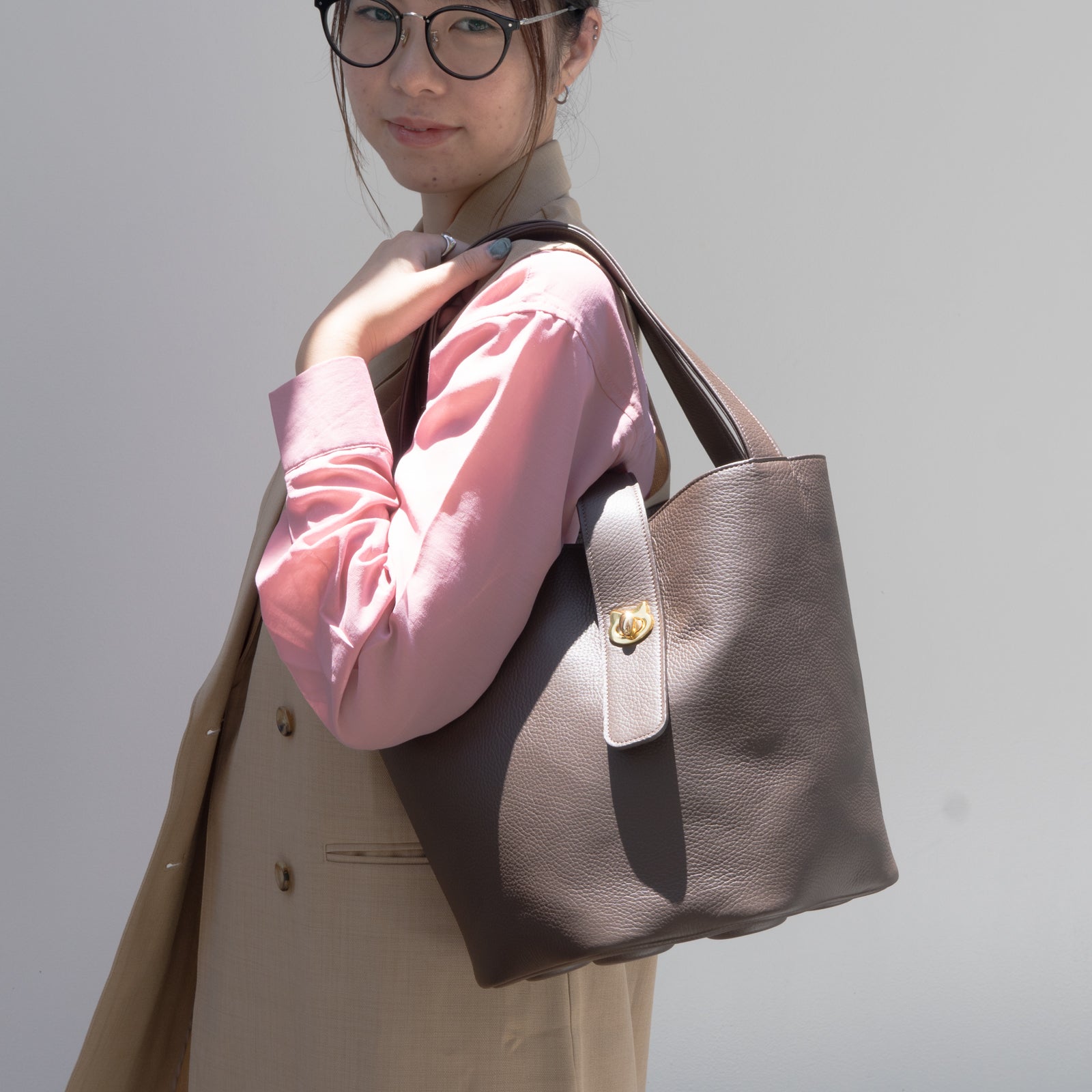 PAW Grande Cuir Mache Bucket Bag / Chocolate