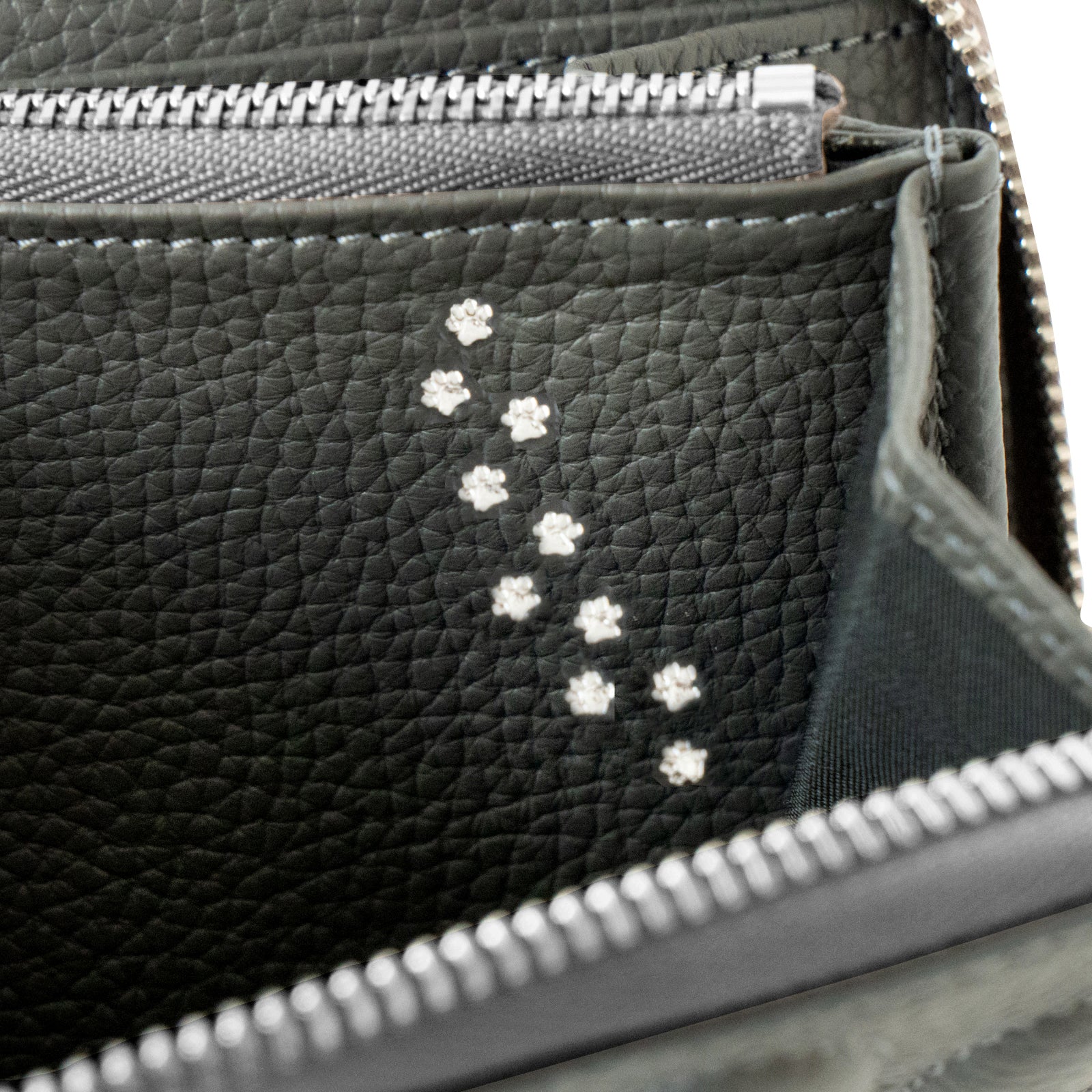 【12/7(日)22:00~ 26時間限定販売】【数量限定】PAWラウンドファスナー長財布 キュイール・マッシュ / グラファイト