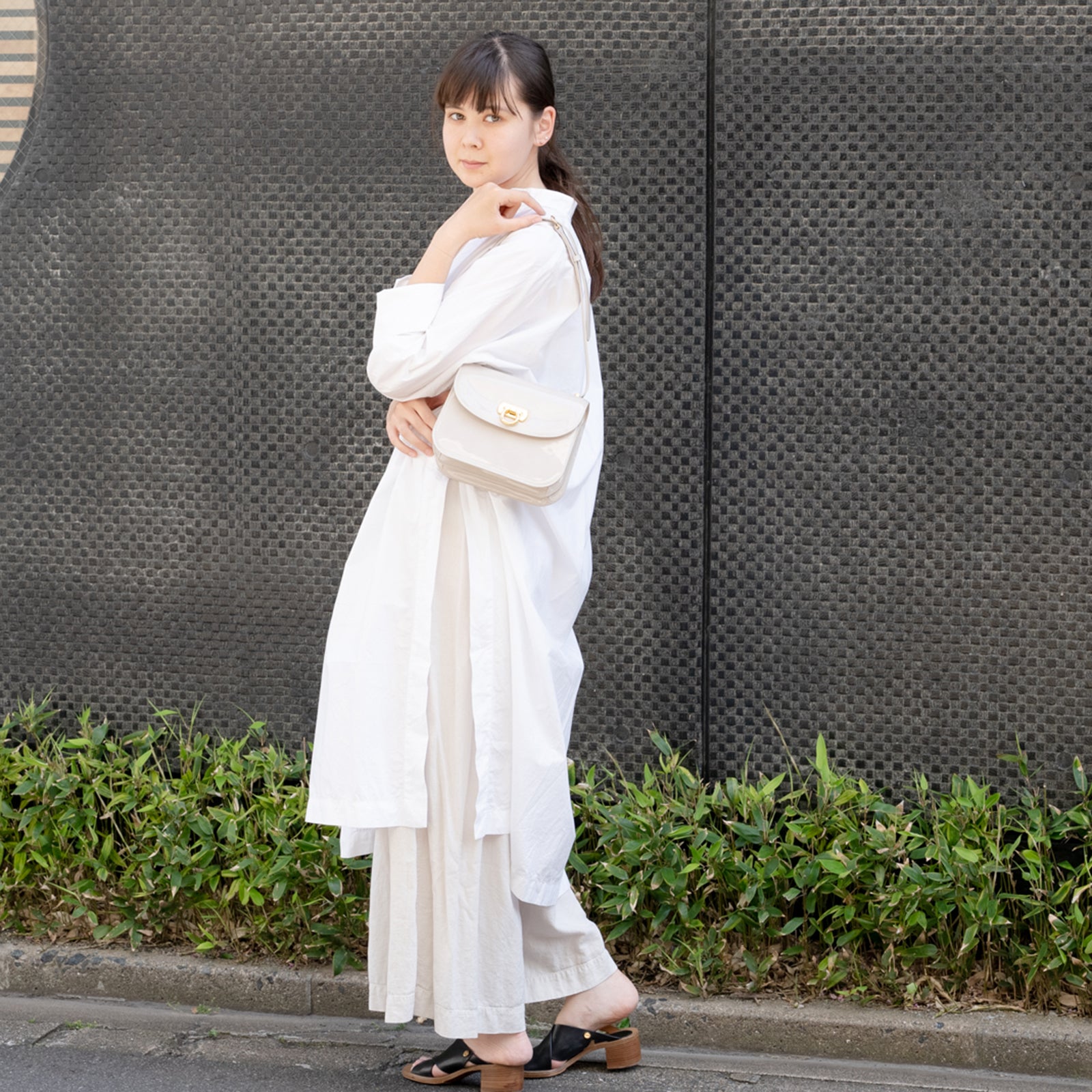 【おつとめ品セール】ドゥポシェ エミュールレザー / アイボリー