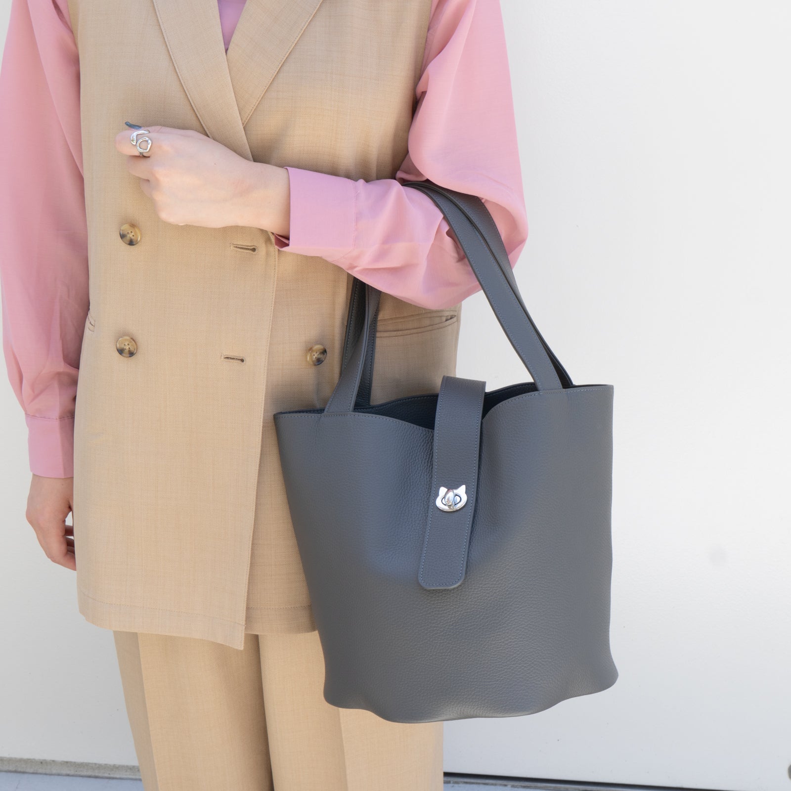 PAW Grande Cuir Mash Bucket Bag / Graphite