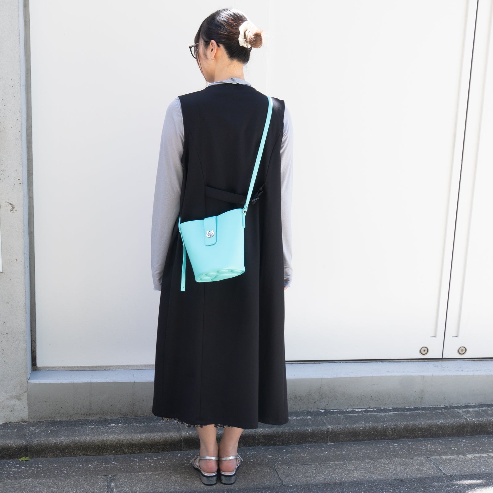 【期間限定:4/24(金)22:00〜26(日)】【受注生産】 ショルダーバッグ PAW (パウ) キュイール・マッシュ / ブルードラジェ