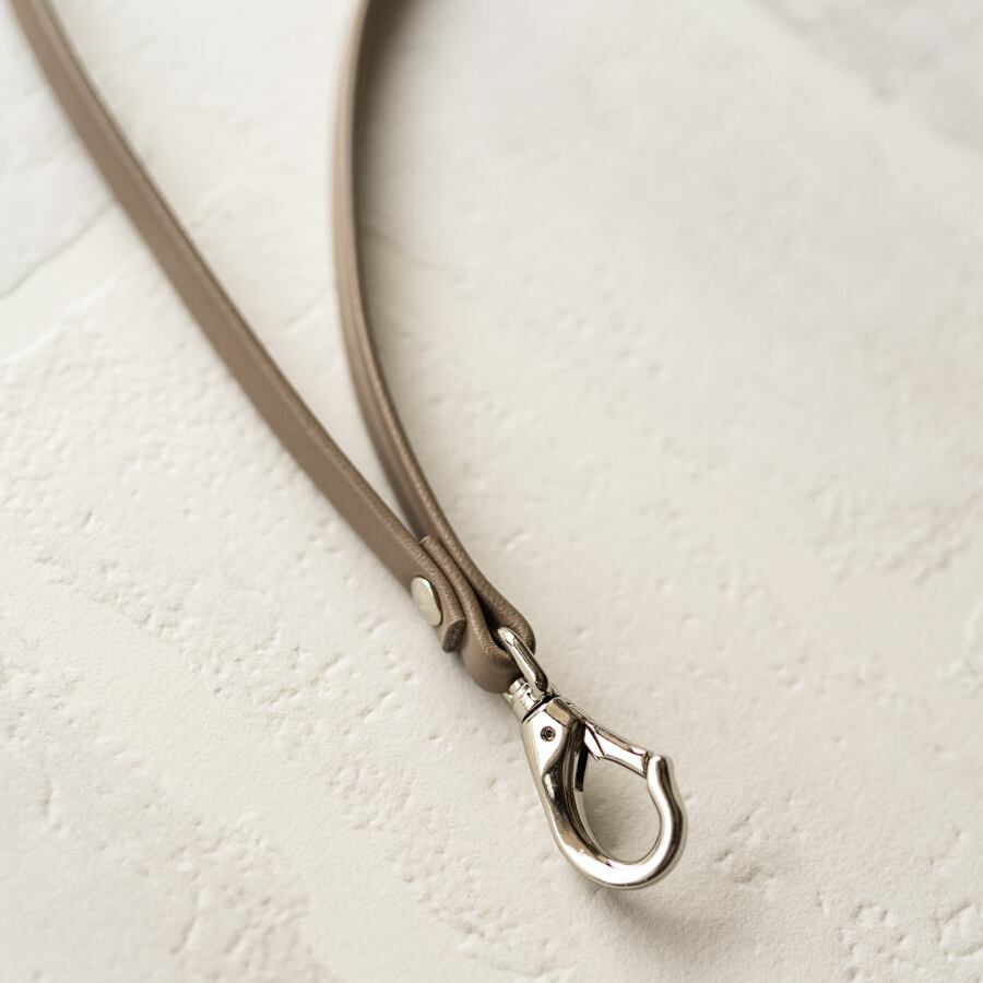 【おつとめ品セール】レザースマホストラップ(+ホルダー)シルバー金具 / 90cm