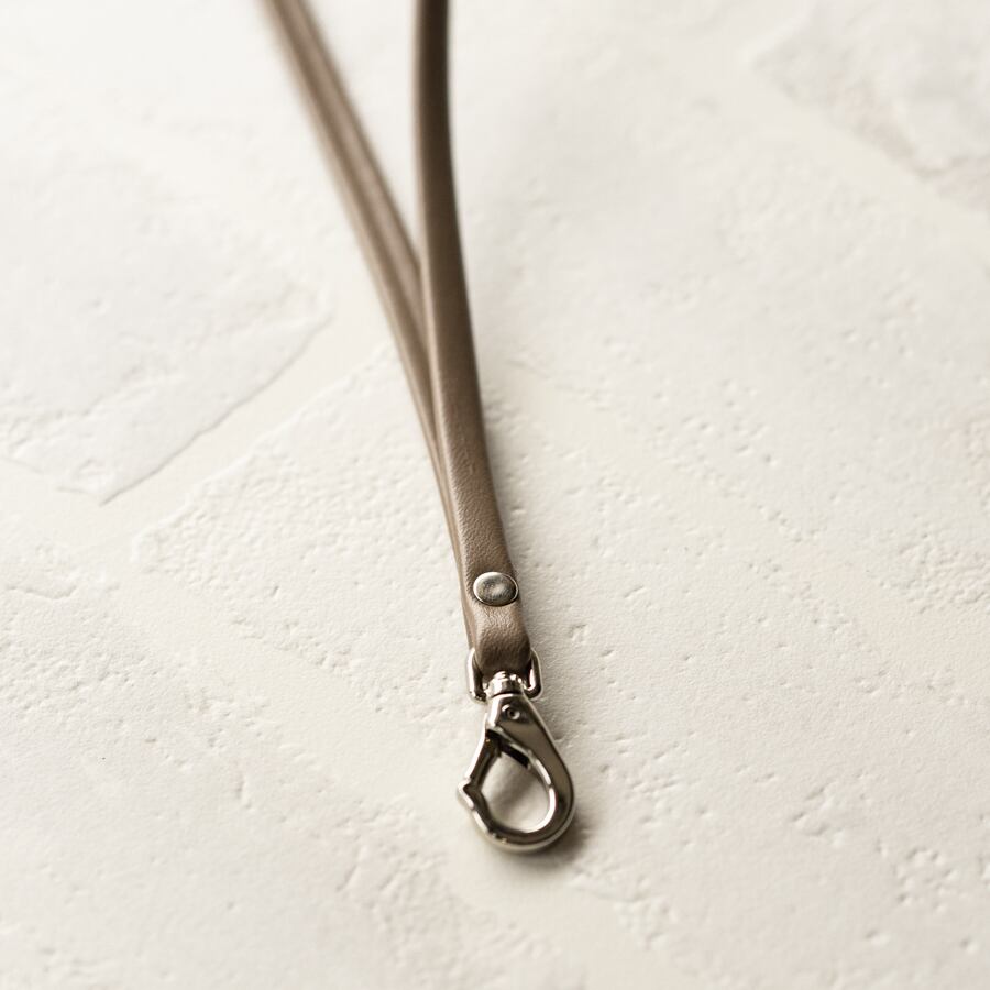 【おつとめ品セール】レザースマホストラップ(+ホルダー)シルバー金具 / 90cm