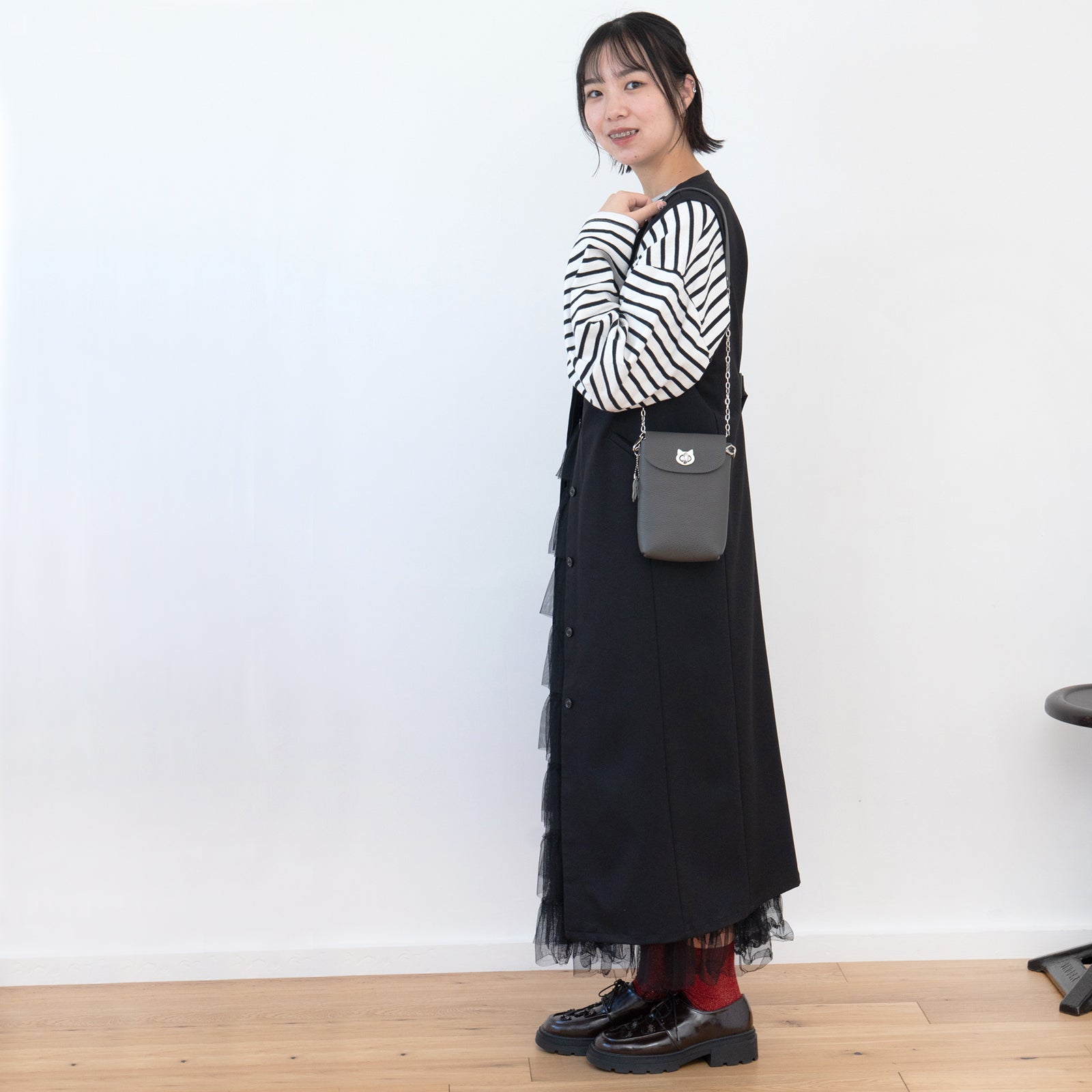 フルーニャスマホポシェット キュイール・マッシュ / グラファイト