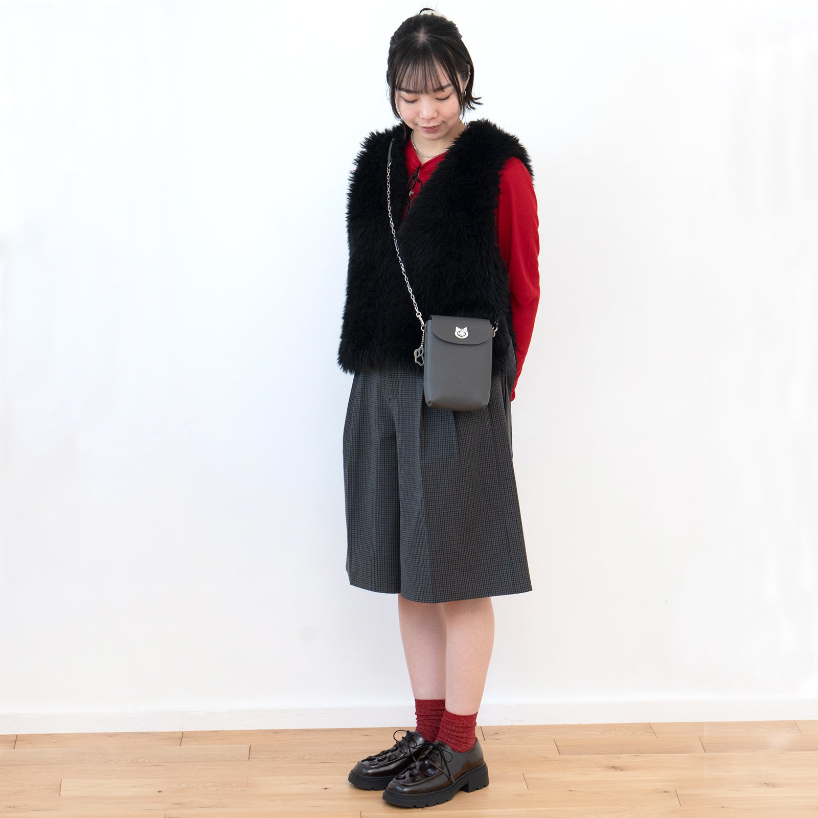 フルーニャスマホポシェット キュイール・マッシュ / グラファイト