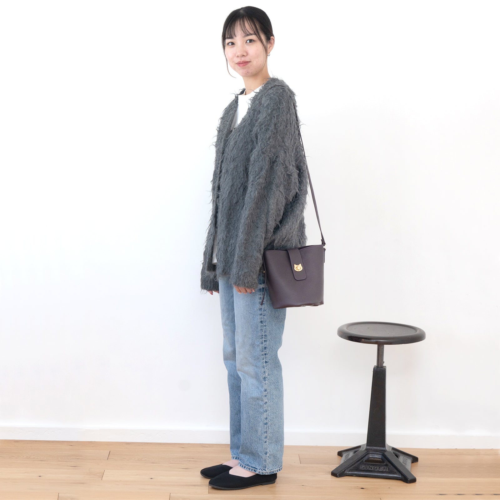 Shoulder bag PAW (Paw) Cuir-Mache / Raisin