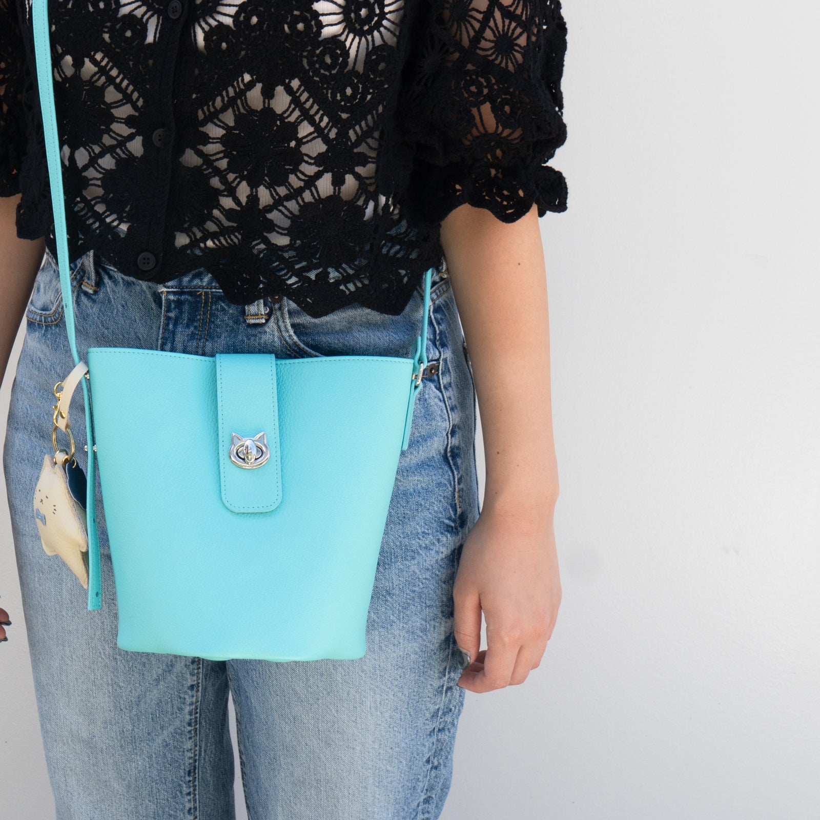 【期間限定:4/24(金)22:00〜26(日)】【受注生産】 ショルダーバッグ PAW (パウ) キュイール・マッシュ / ブルードラジェ