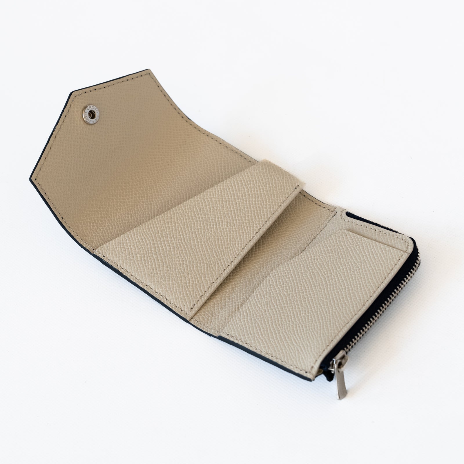 【おつとめ品セール】ハンディウォレット・オペラ ヌバッククロコダイルxクリーム