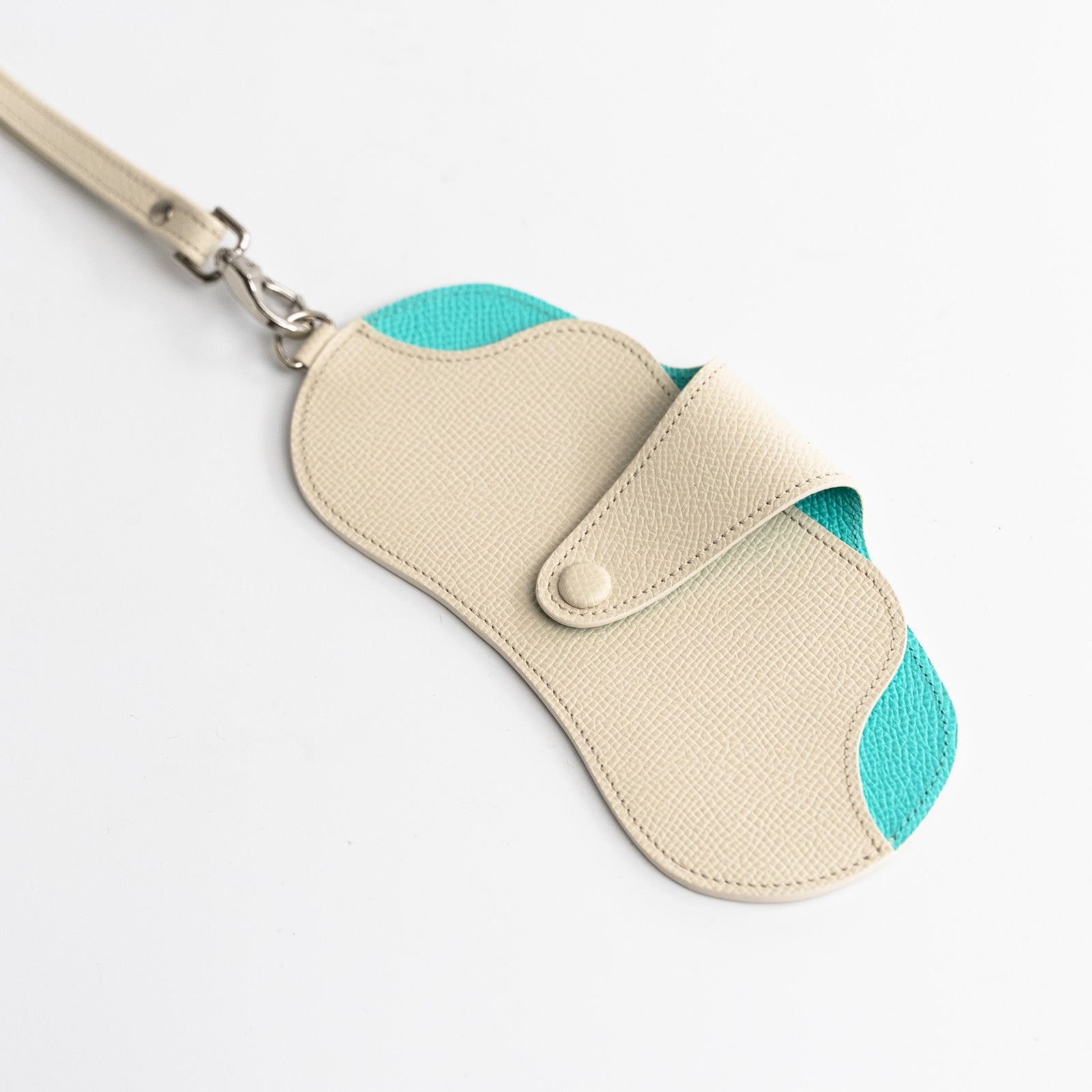 【おつとめ品セール】ストラップ付きめがねケース ヴォー・エプソン/クリーム