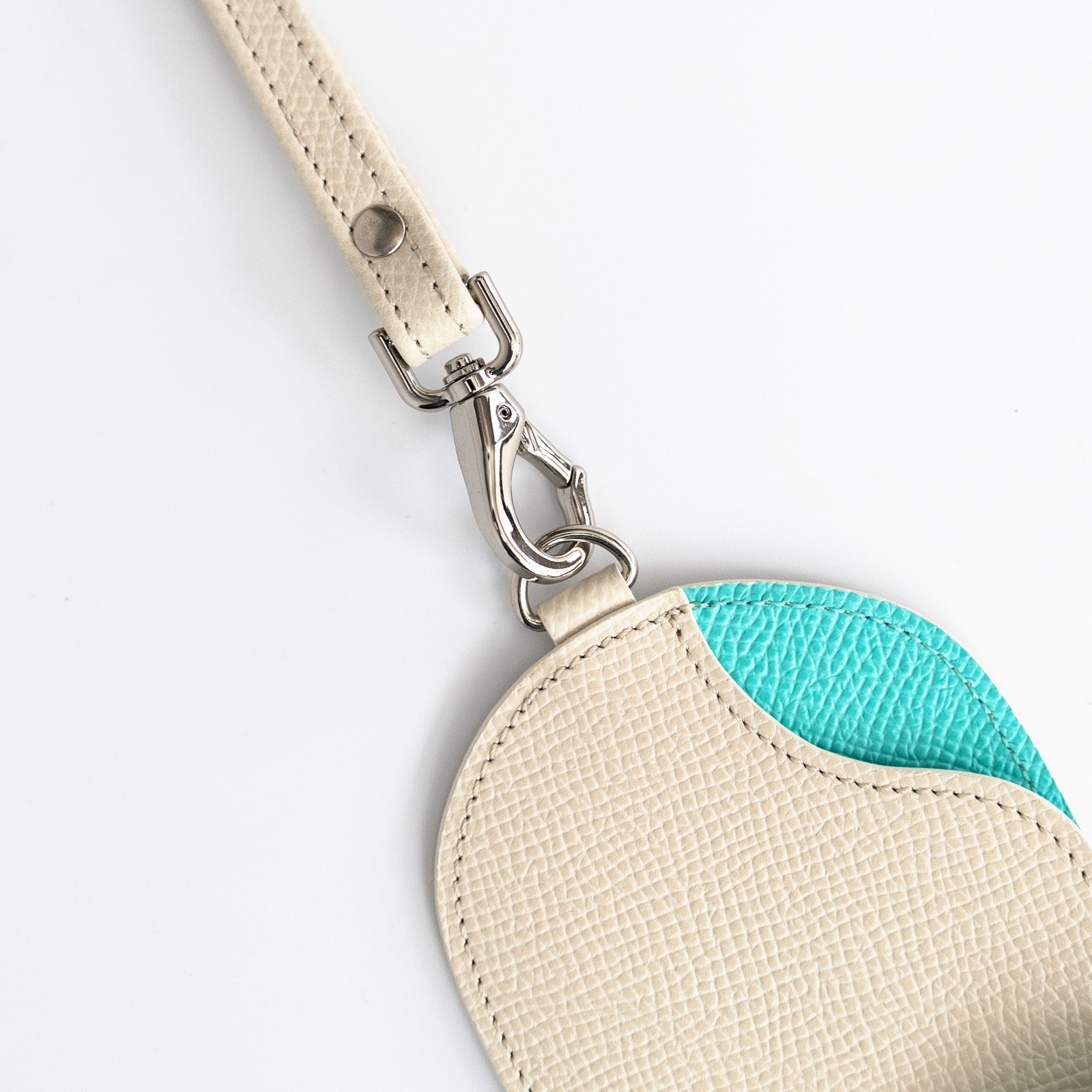 【おつとめ品セール】ストラップ付きめがねケース ヴォー・エプソン/クリーム