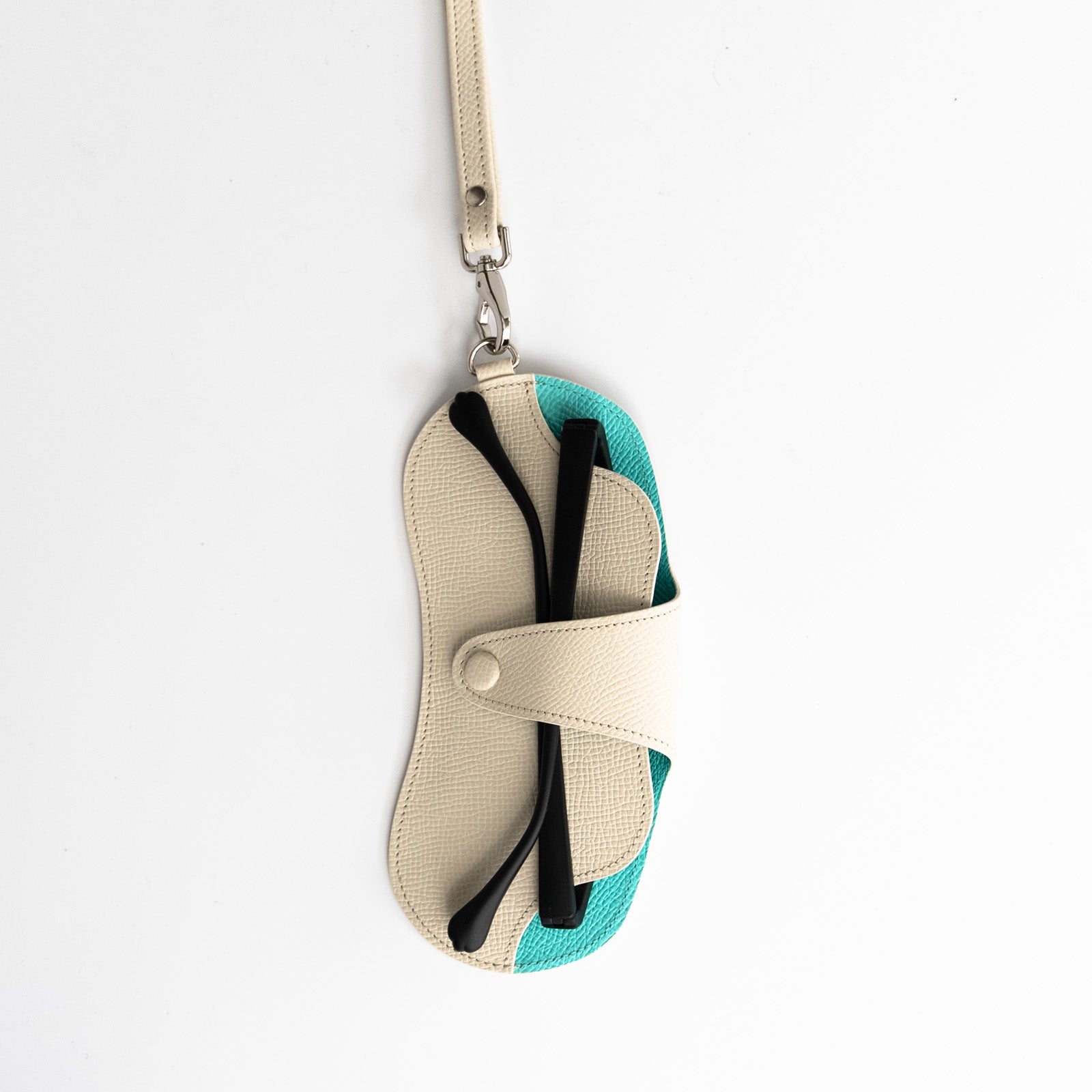 【おつとめ品セール】ストラップ付きめがねケース ヴォー・エプソン/クリーム