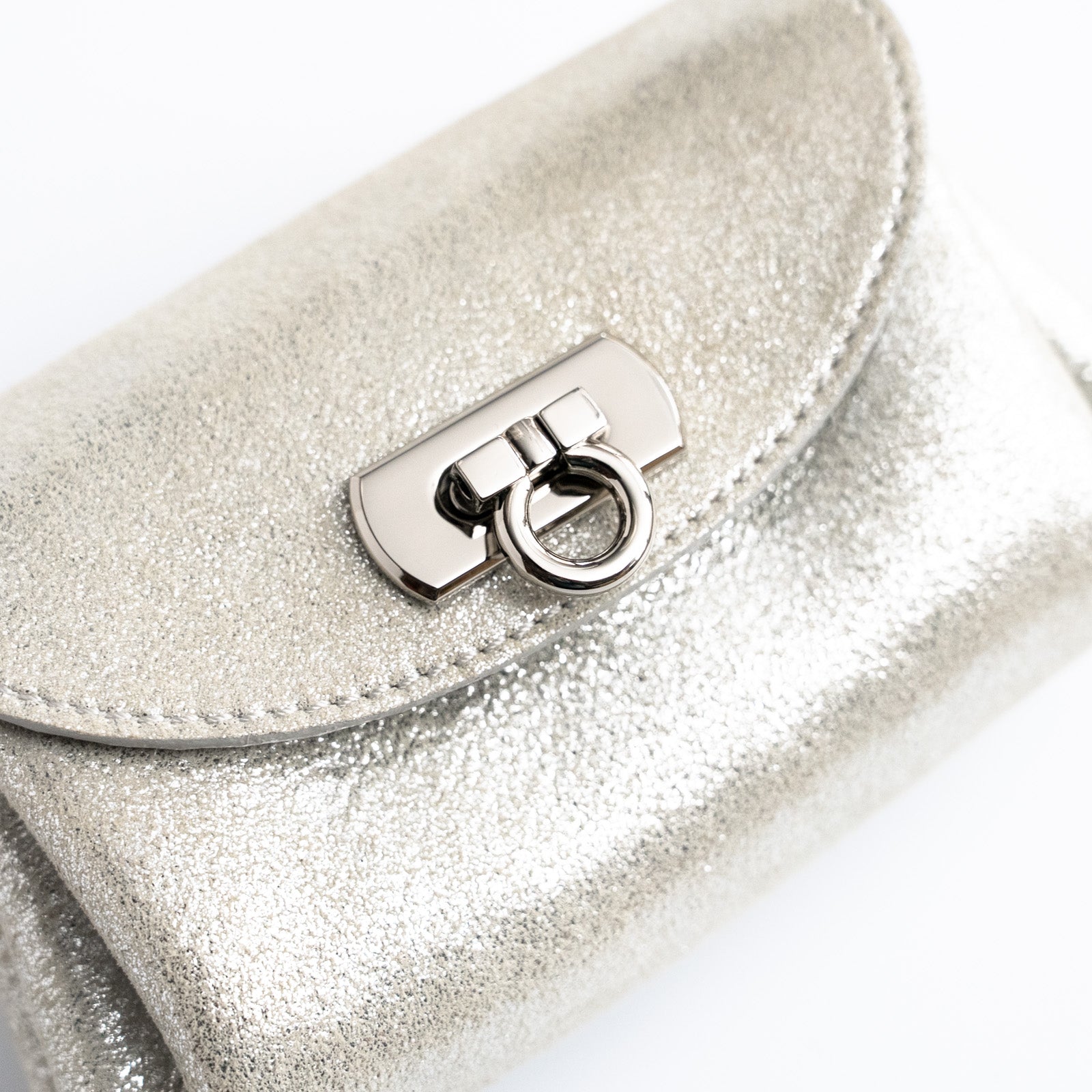 【おつとめ品セール】キラキラシェルポーチ シルバー