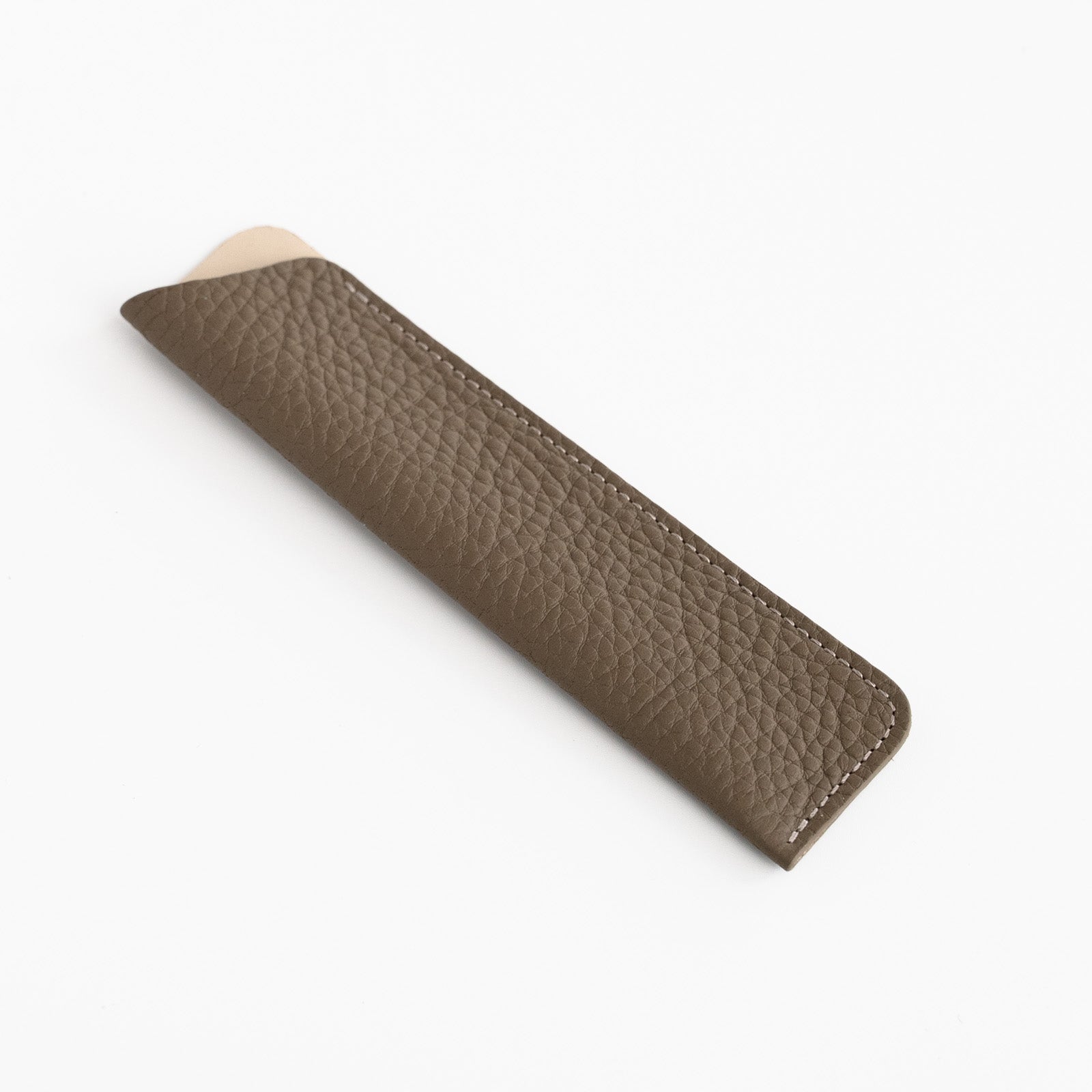 【おつとめ品セール】ミニマルなペンケース トリヨンクレマンス/エトゥープ