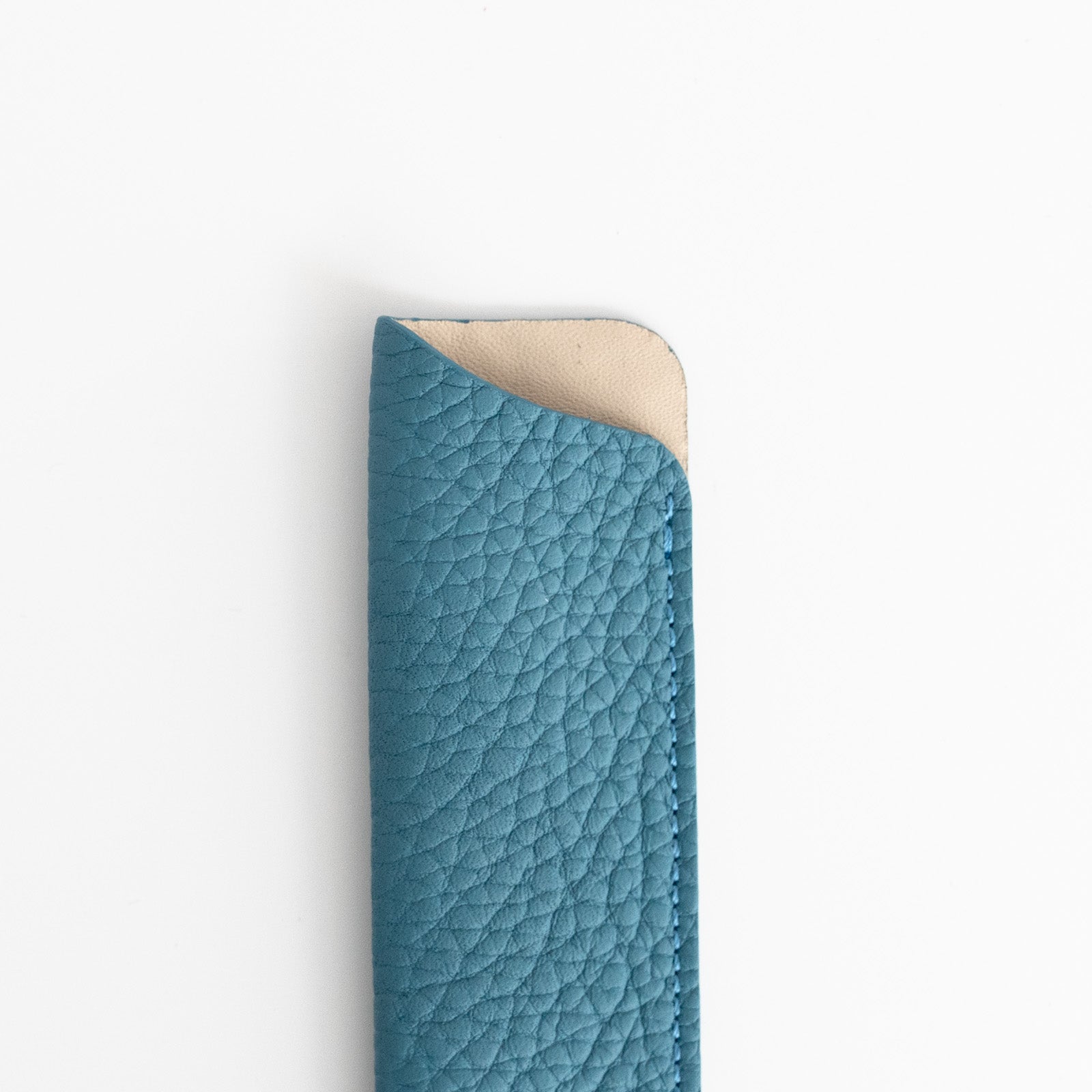 【おつとめ品セール】ミニマルなペンケース トリヨンクレマンス/ブルージーン