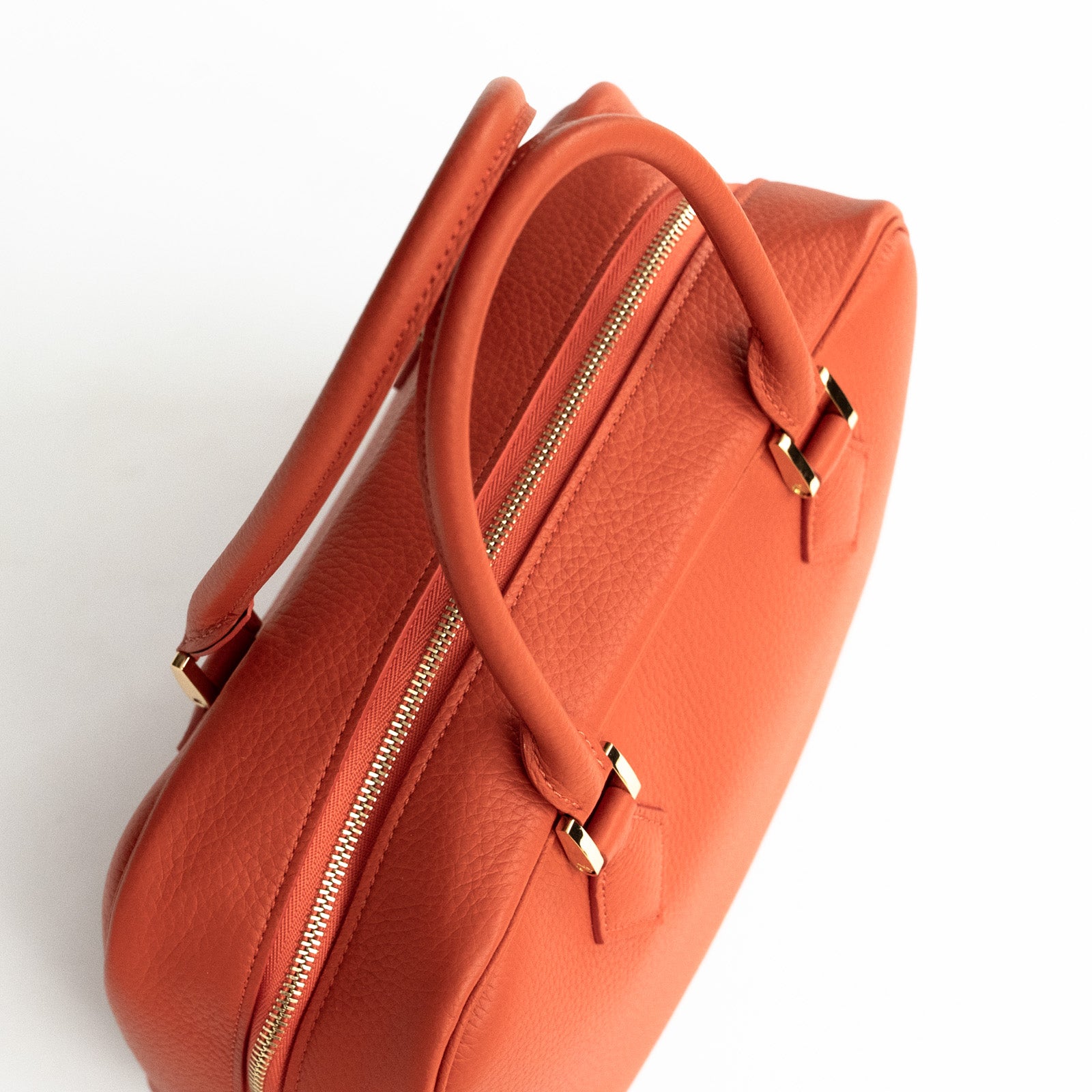 【おつとめ品セール】ハンドバッグ・CUBE25 キュイール・マッシュ / スカーレット