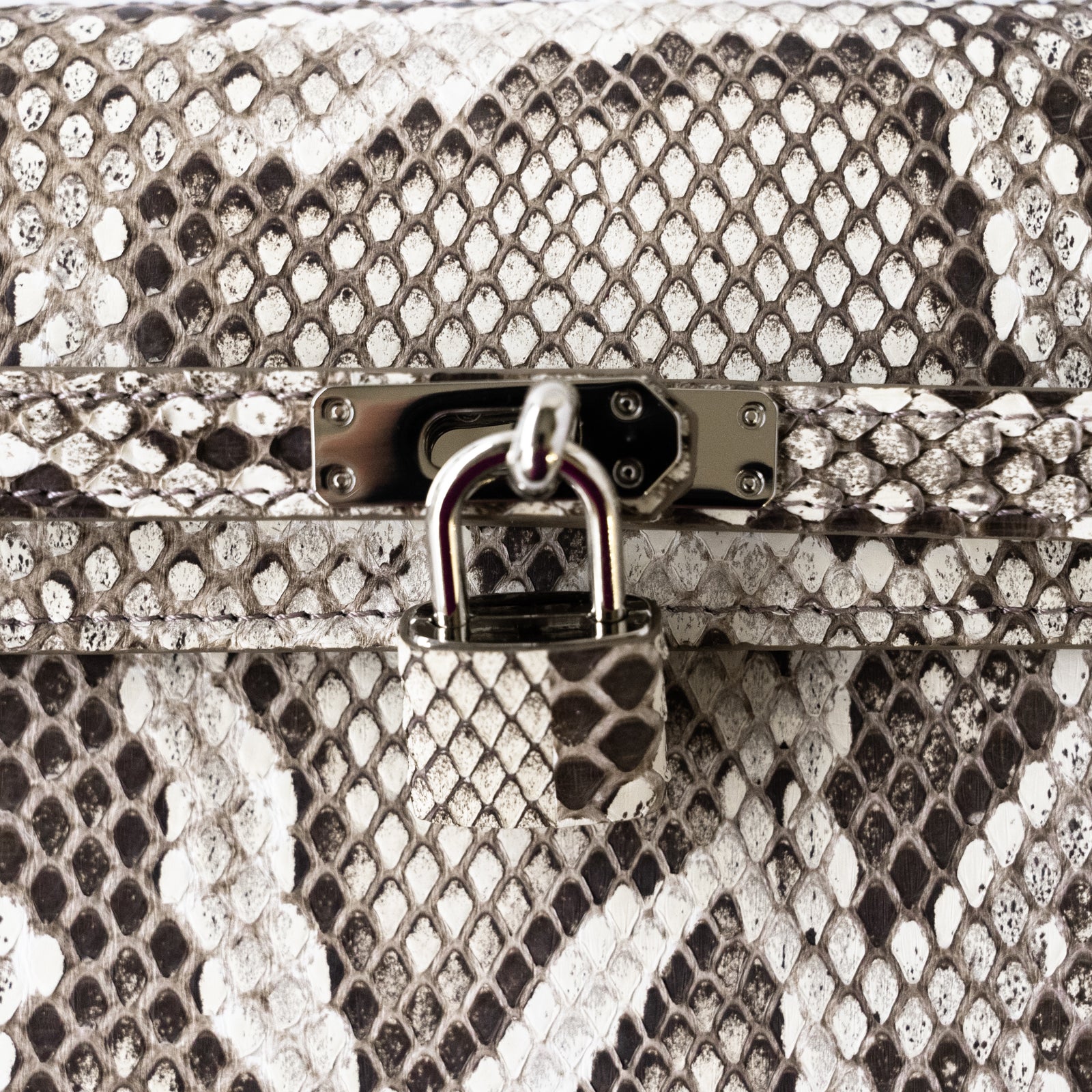 【おつとめ品セール】クロシェ ショルダーウォレット パイソン