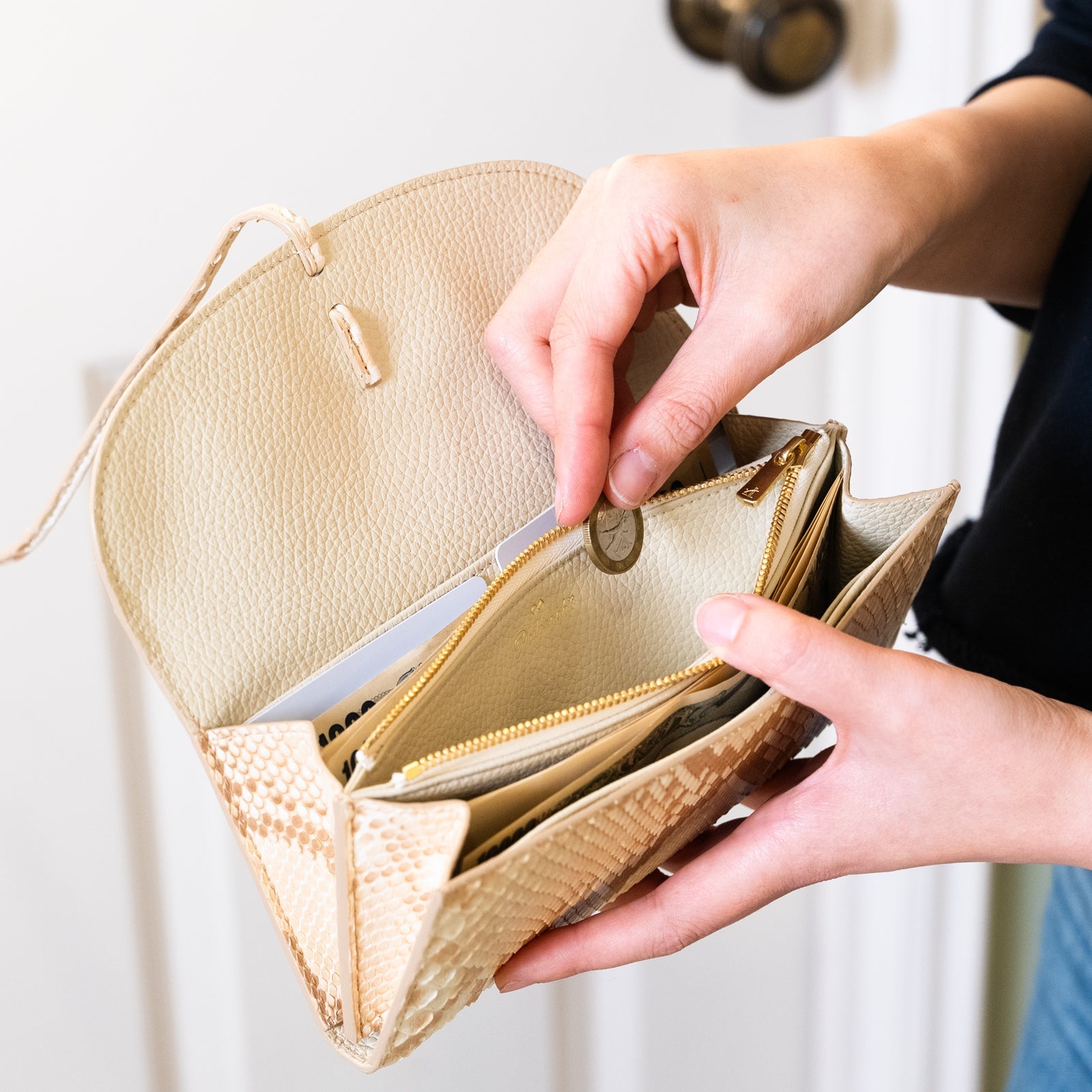 Long wallet chante python leather