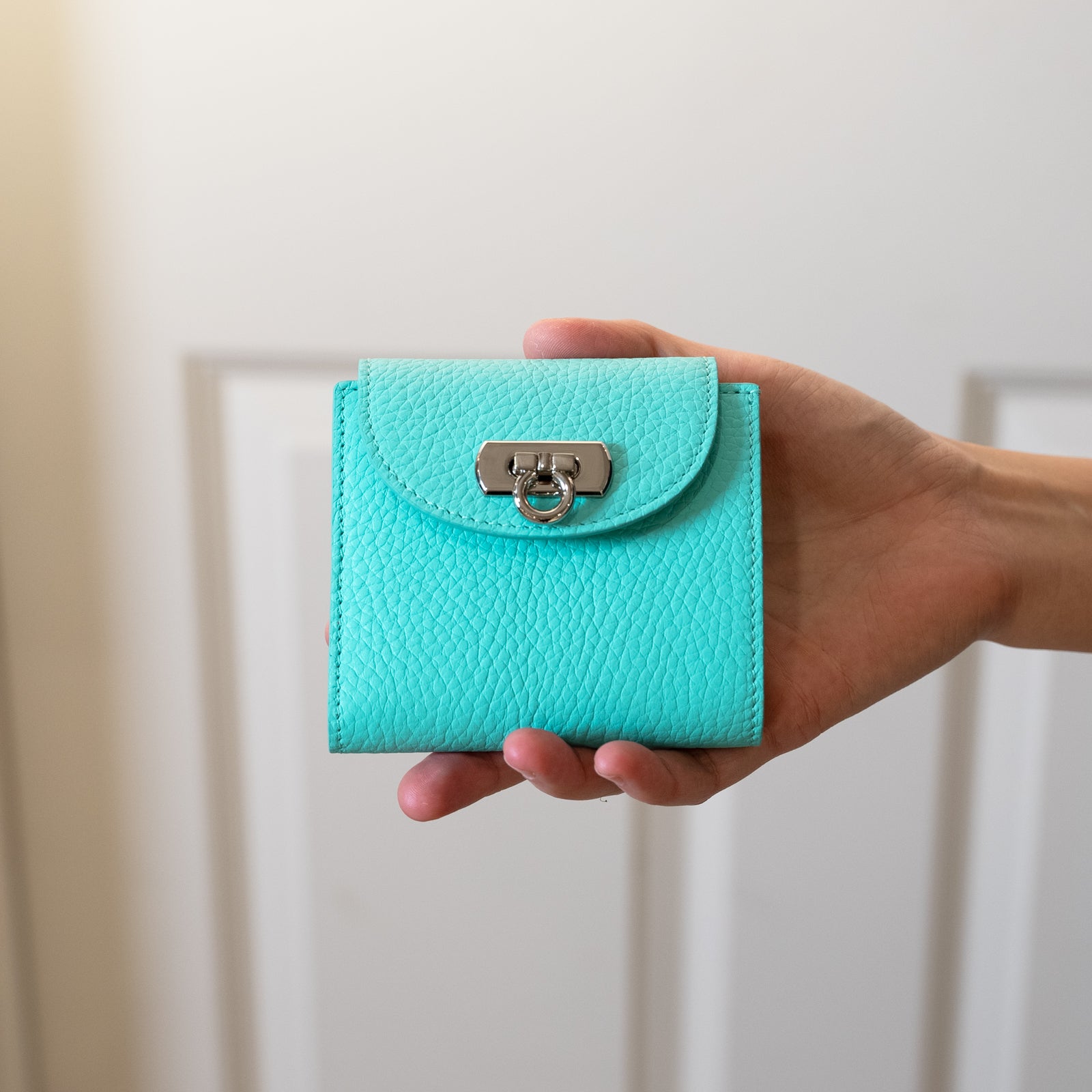 Bi-fold wallet "Ecre" / Taurillon Clemence