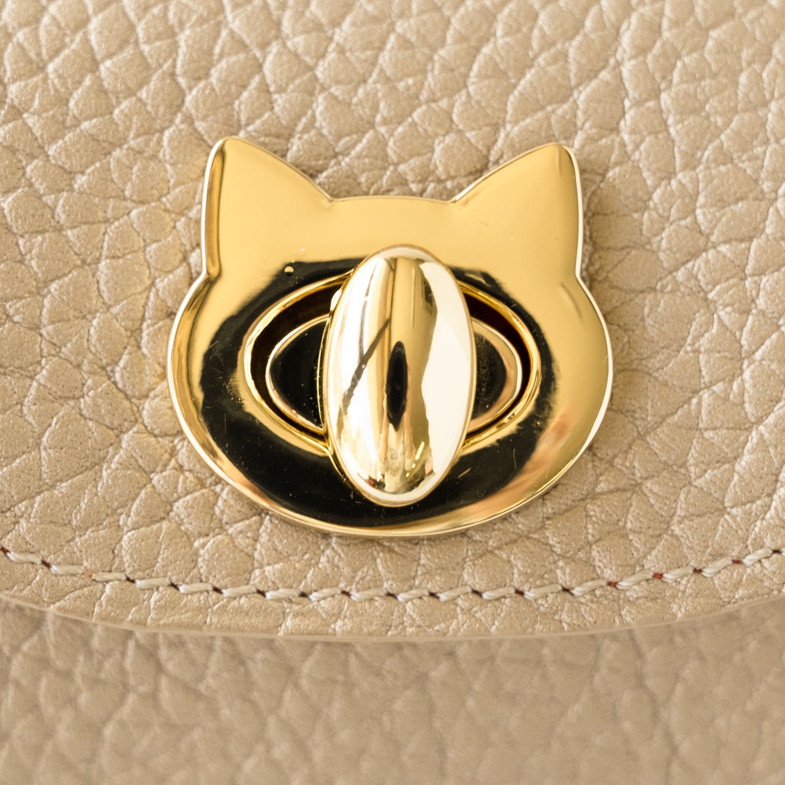 Shell pouch CAT Taurillon Clemence