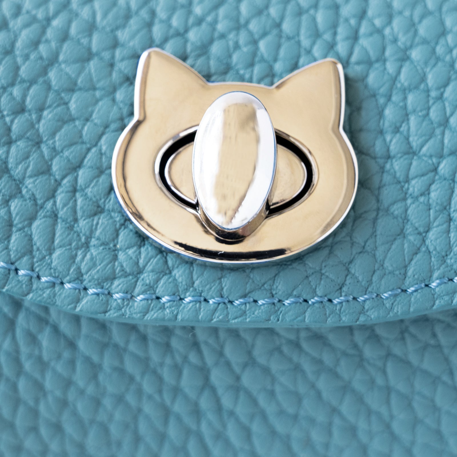 Shell pouch CAT Taurillon Clemence