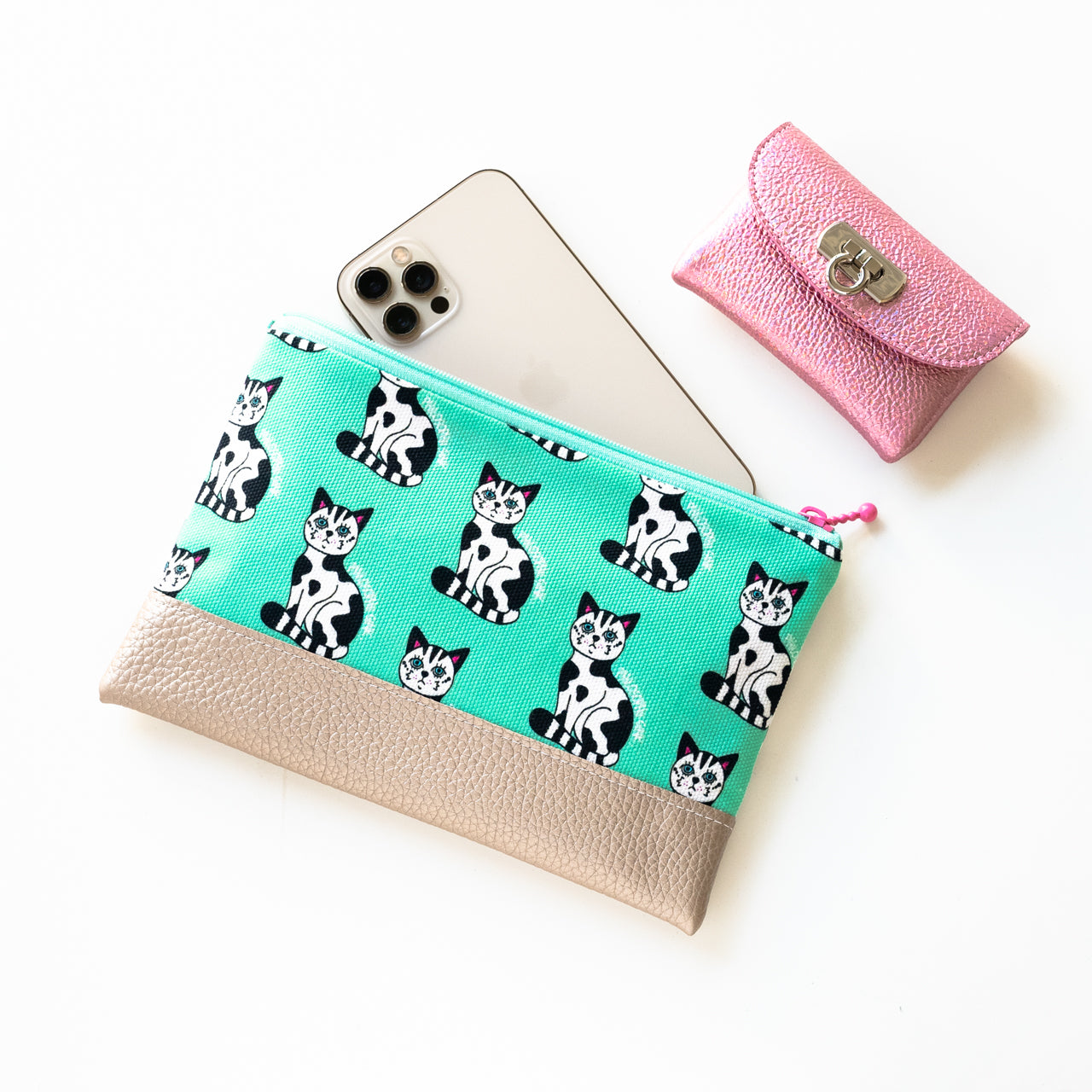 SINK. x Philosophii collaboration cow cat flat pouch