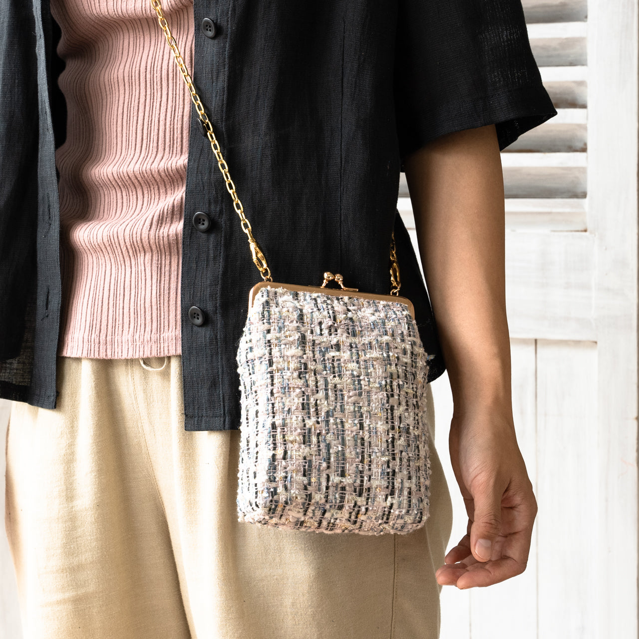 Tweed pouch pochette