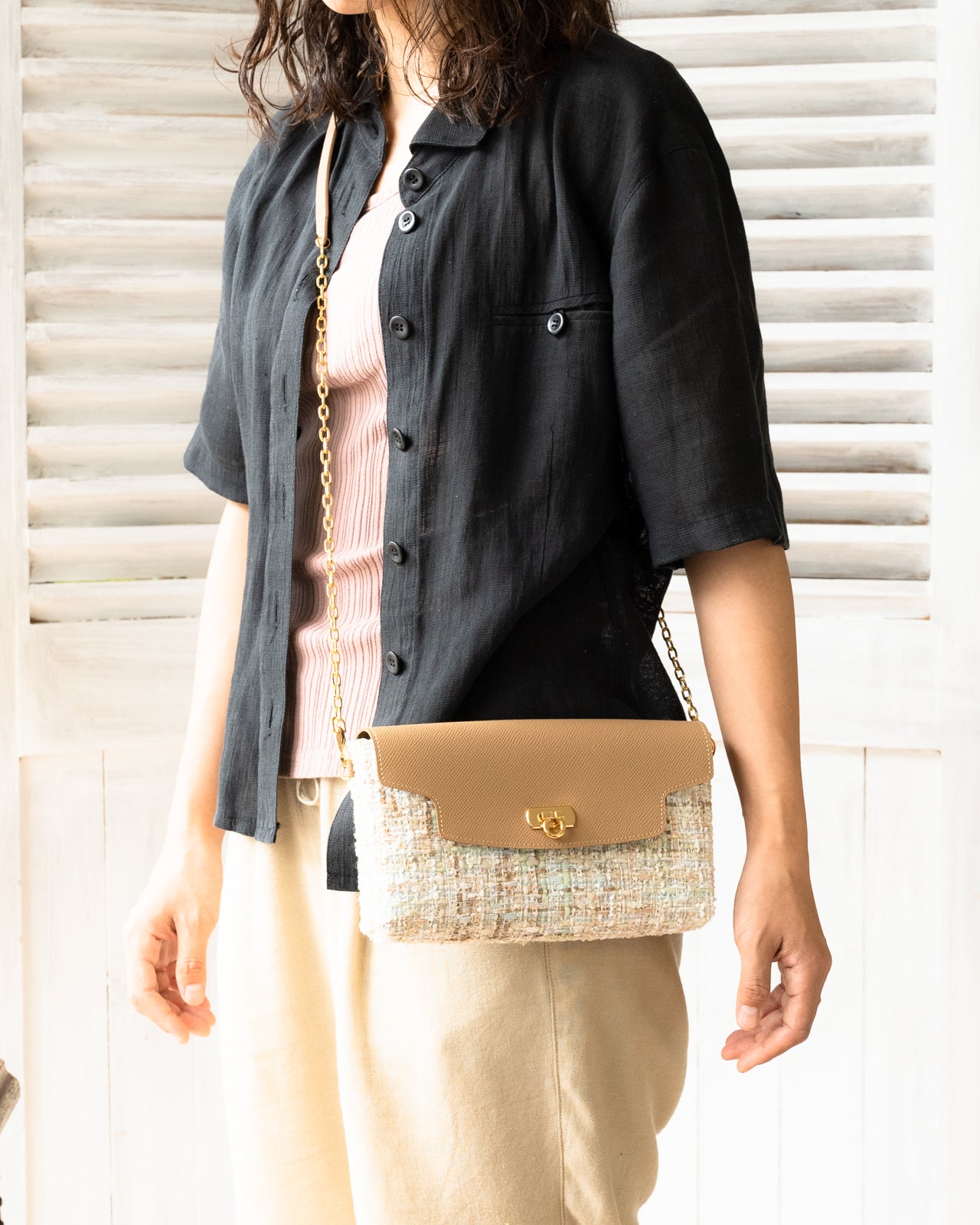 Soft leather flap pochette tweed duo