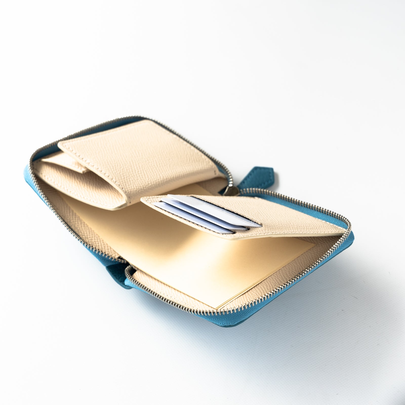 Round zipper mini wallet Taurillon Clemence