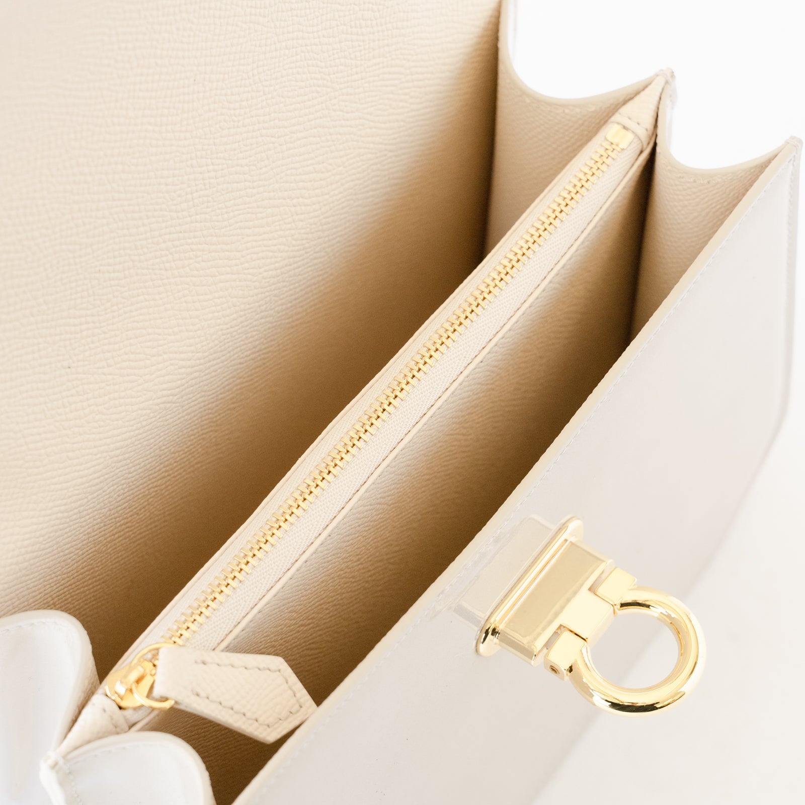 【おつとめ品セール】ドゥポシェ エミュールレザー / アイボリー