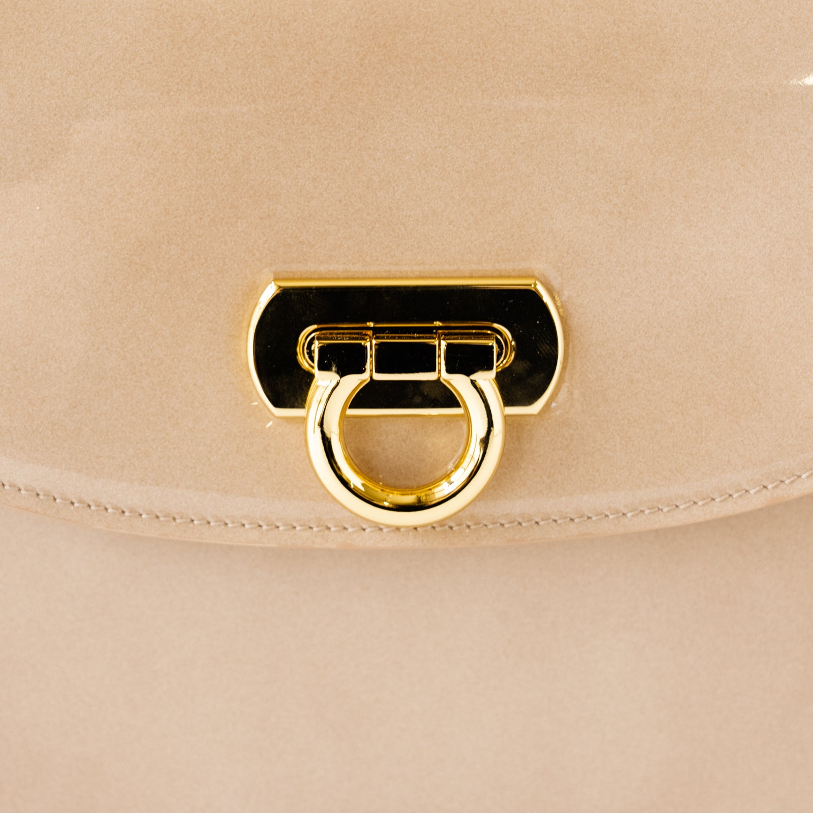 【おつとめ品セール】 ドゥポシェ エミュールレザー / グレージュ