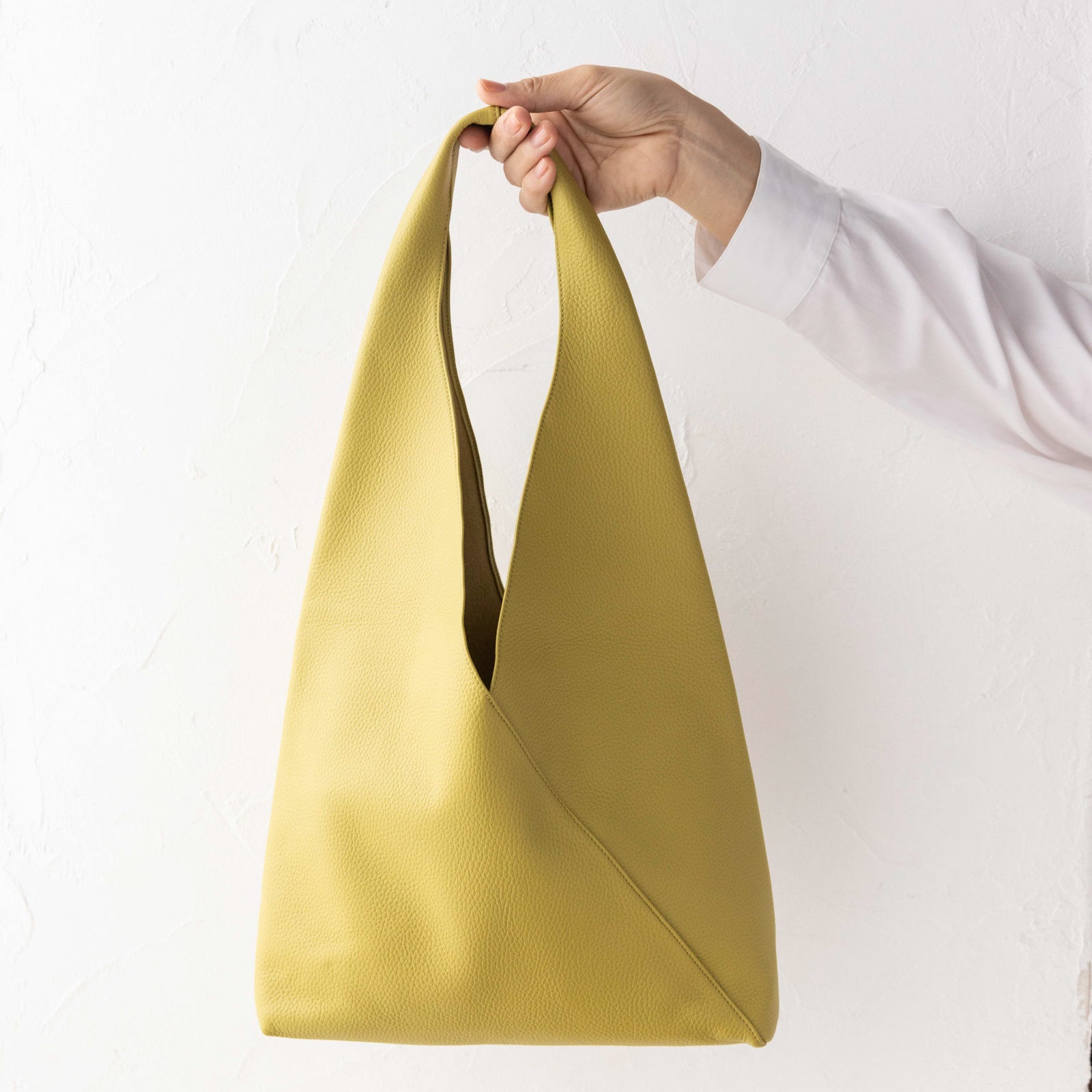 Triangle Bag M / Cuir Marsh
