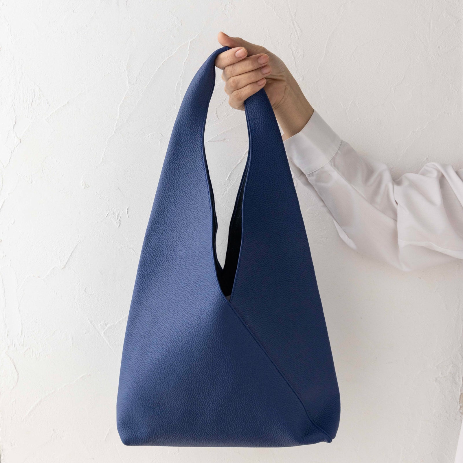Triangle Bag M / Cuir Marsh