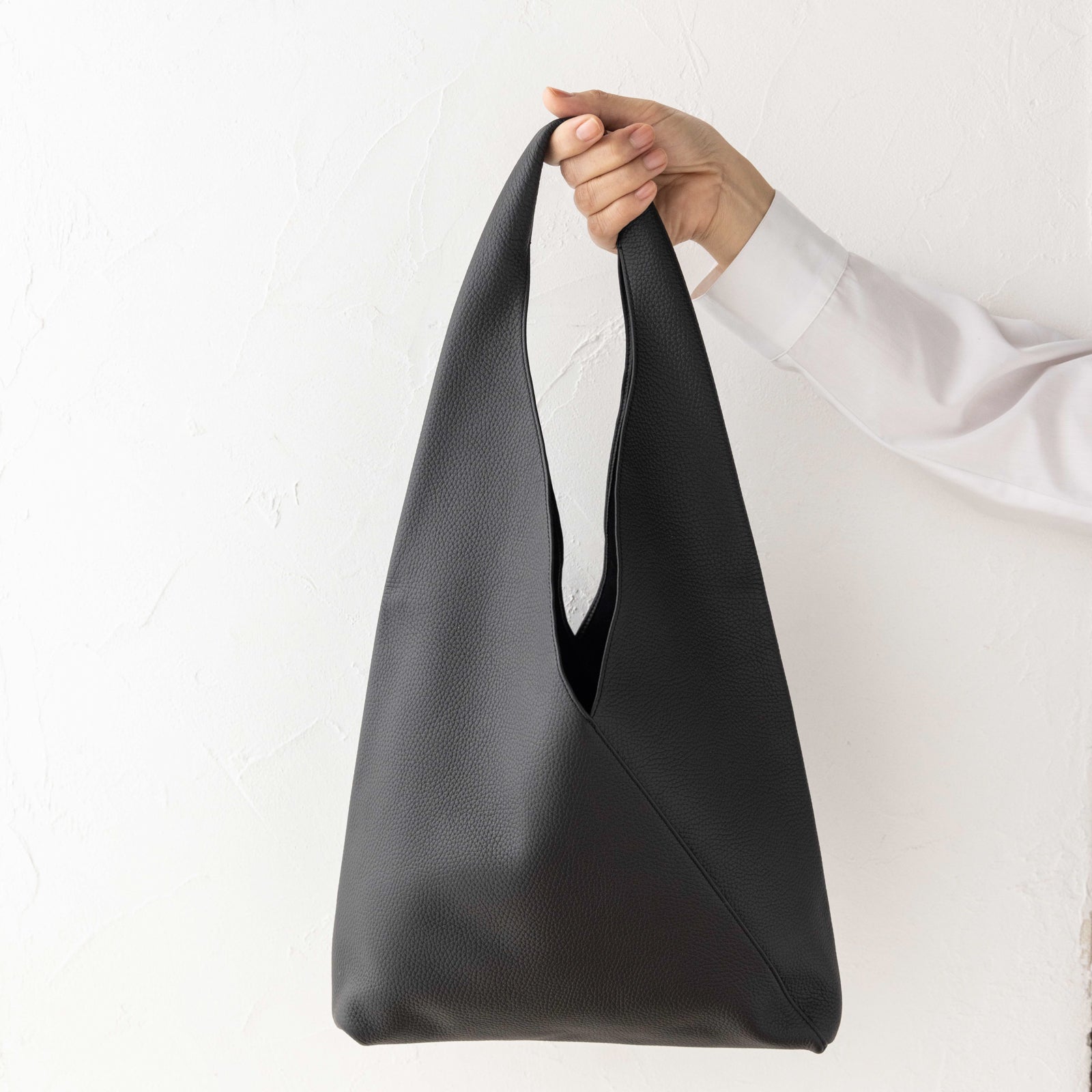 Triangle Bag M / Cuir Marsh