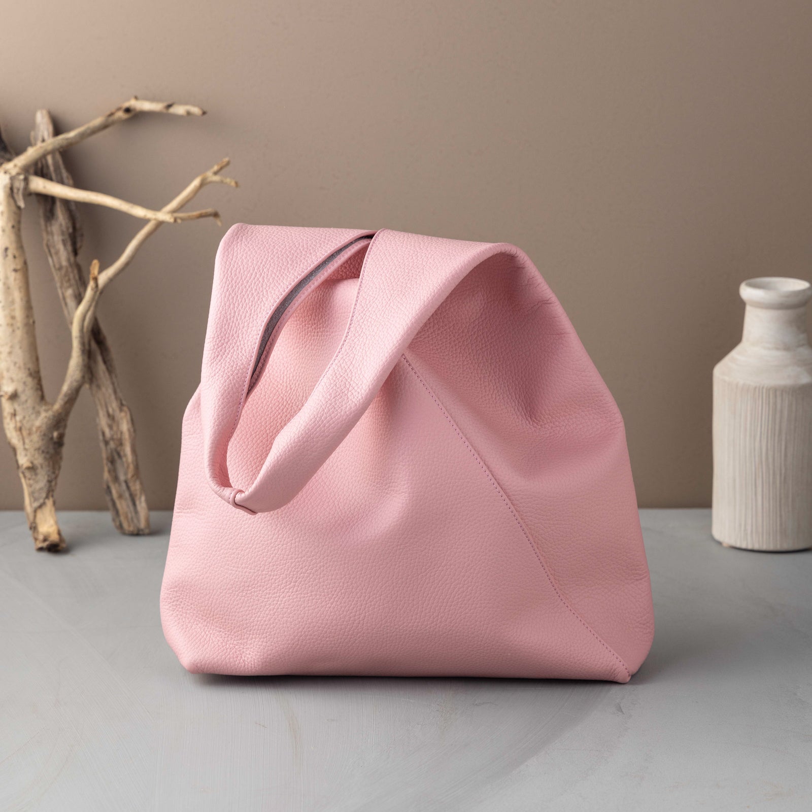 Triangle Bag M / Cuir Marsh