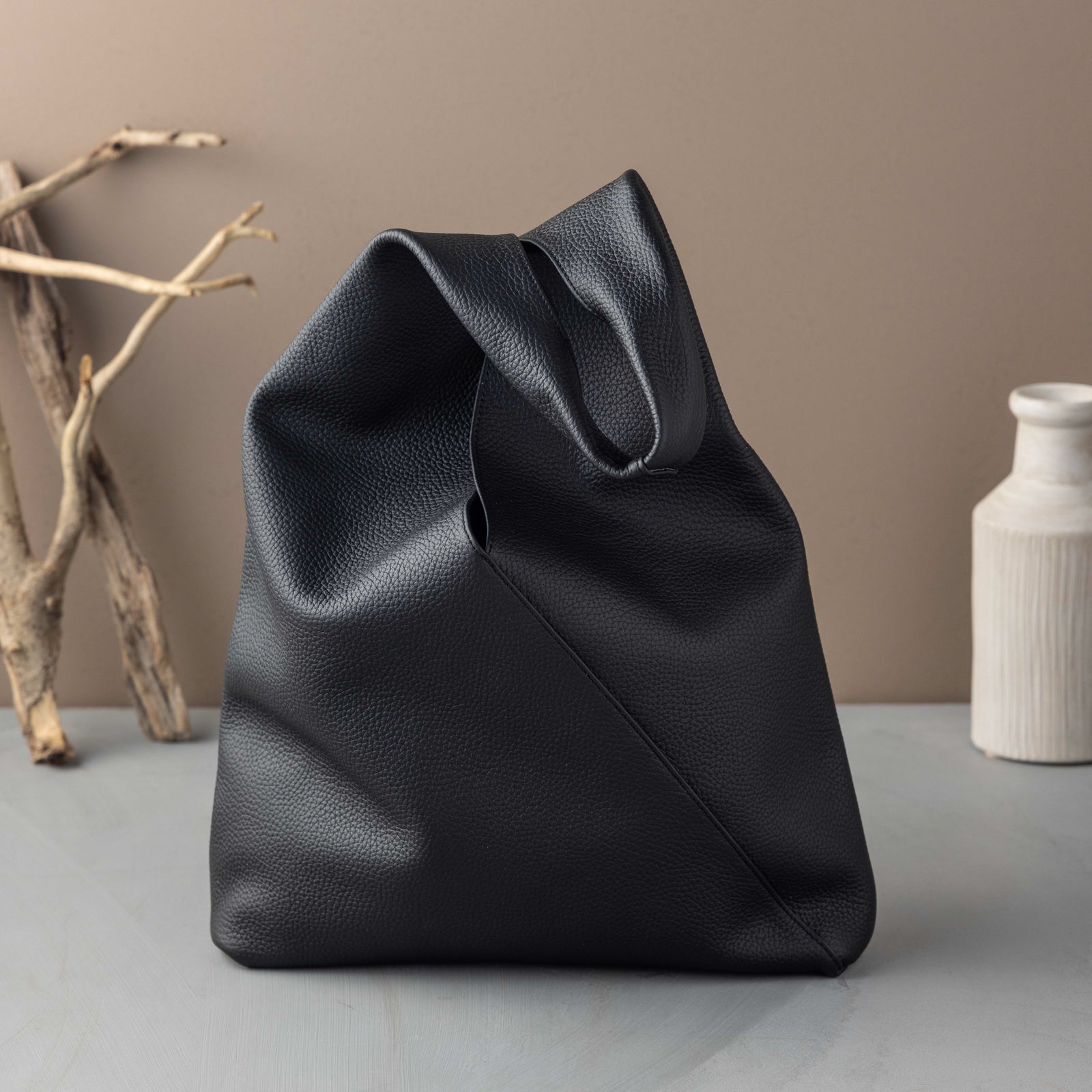 Triangle Bag M / Cuir Marsh