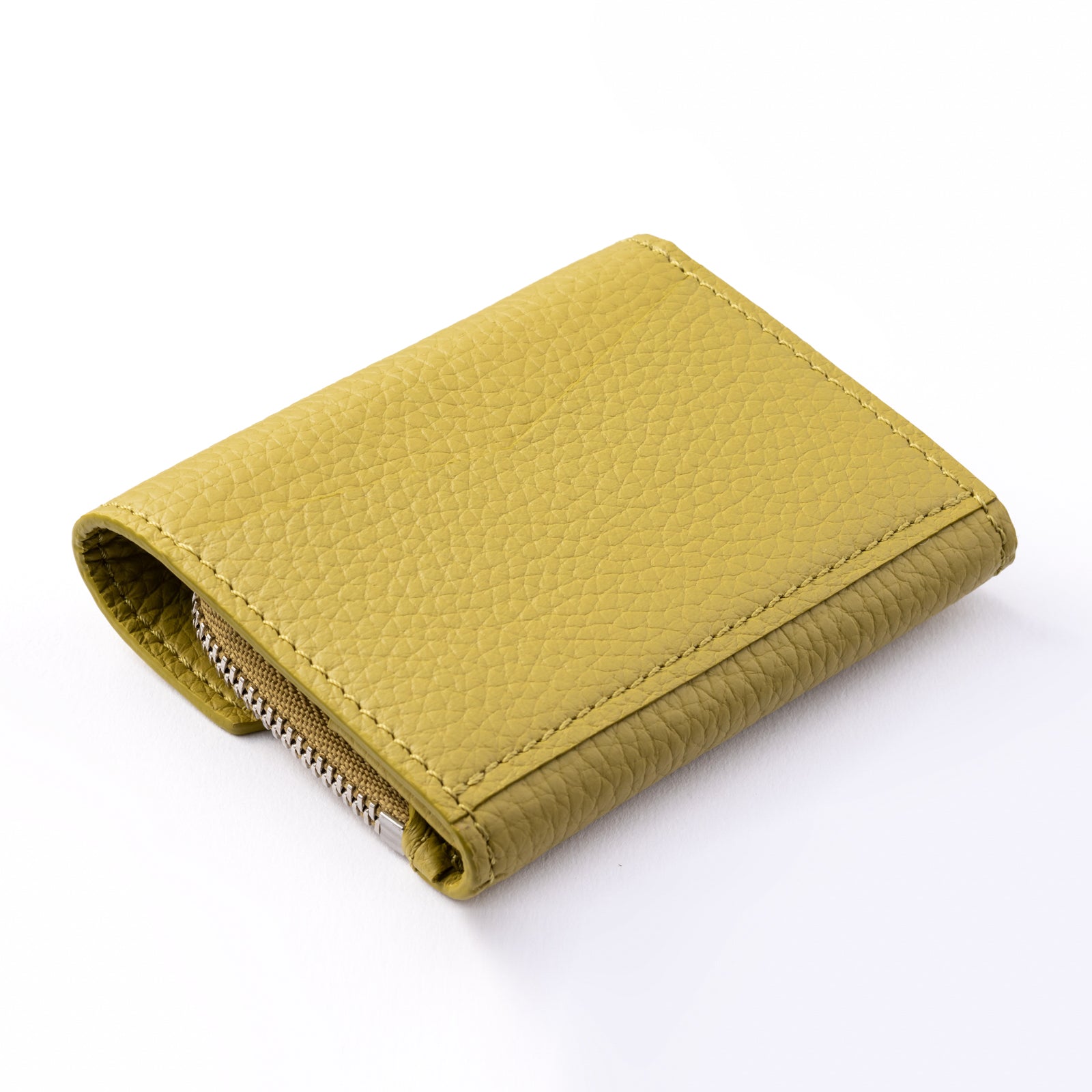 Handy wallet with L shaped fastener / Cuir Mash