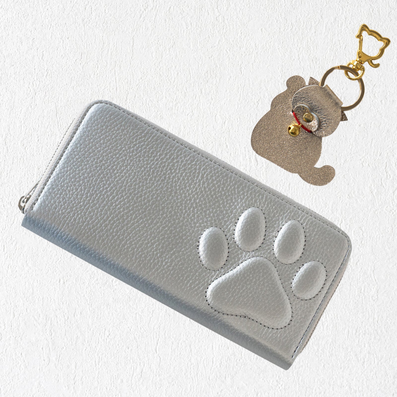 【数量限定】PAWラウンドファスナー長財布 招き猫チャーム付きSET / シルバー