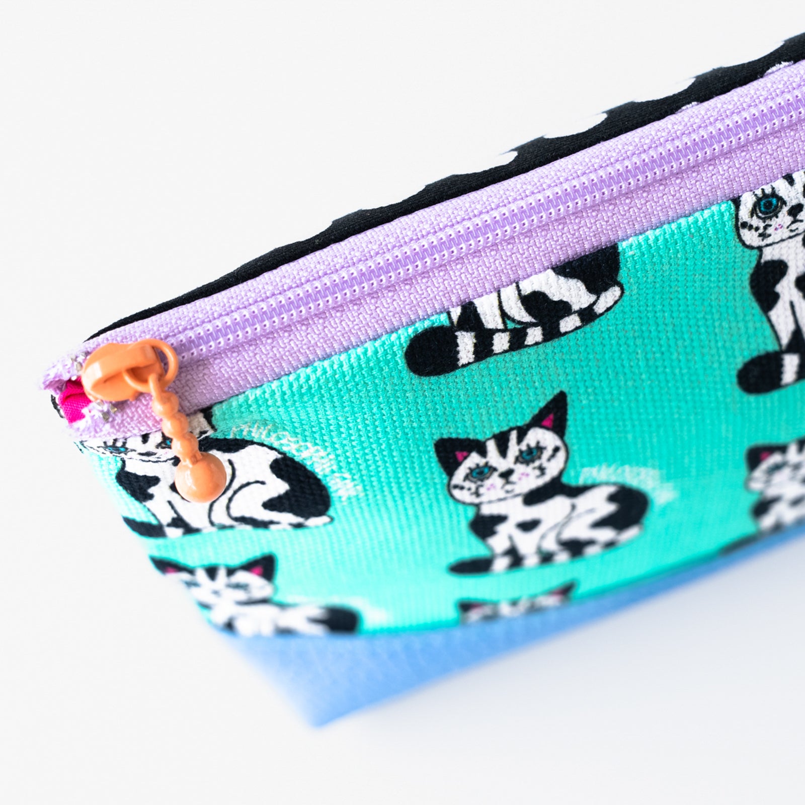 SINK. x Philosophii collaboration Ushineko pouch (with gusset)