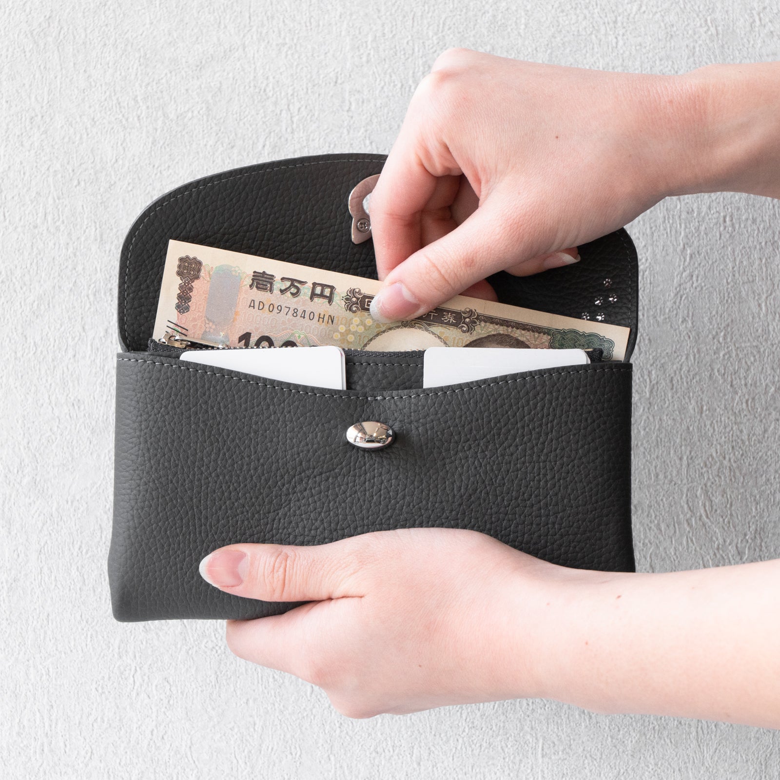 Flap Wallet Furnya Long Cuir Mache / Graphite