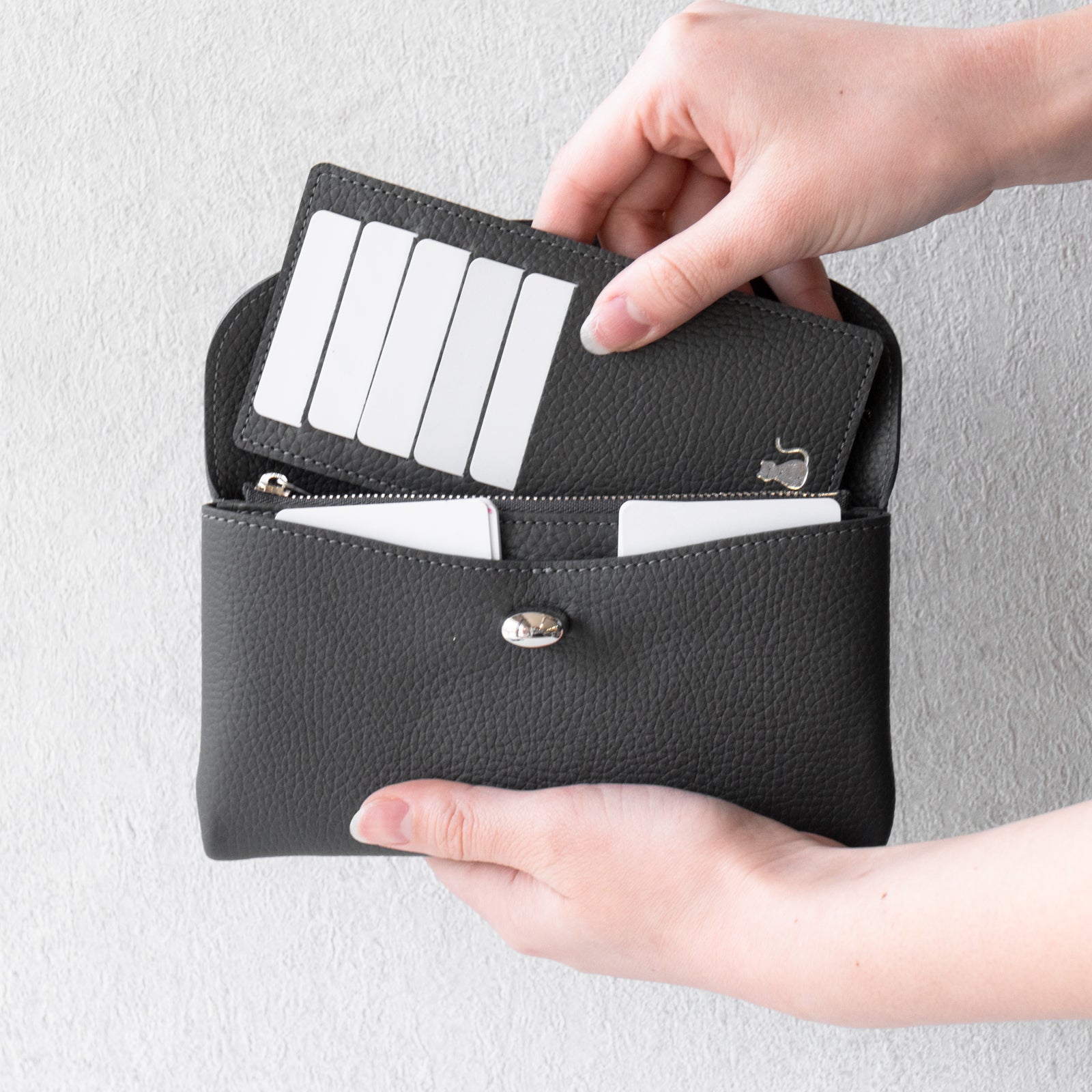 Innyah Card Case for Furnya Long / Graphite