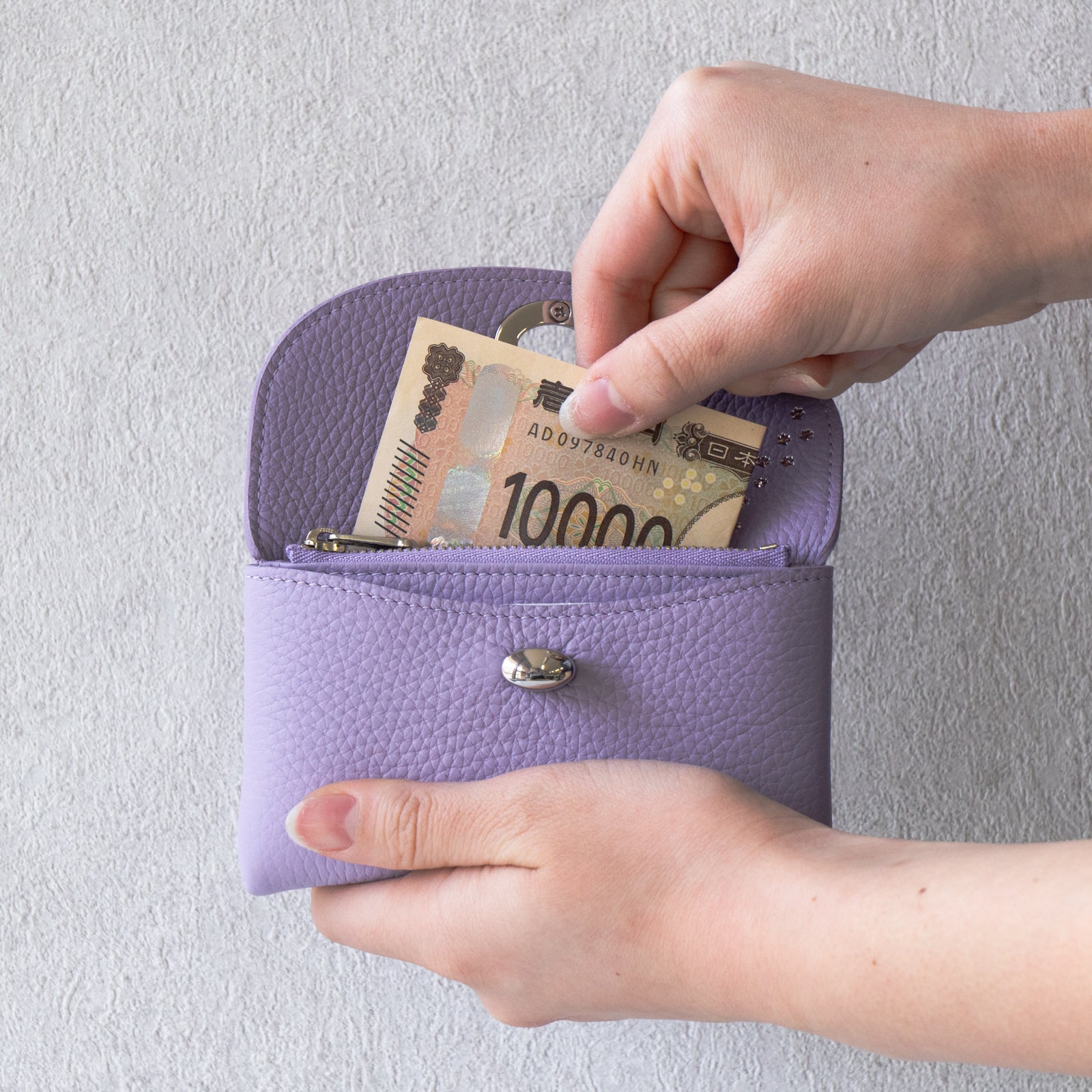 フラップウォレット・フルーニャ ミディアム キュイール・マッシュ / ラベンダー