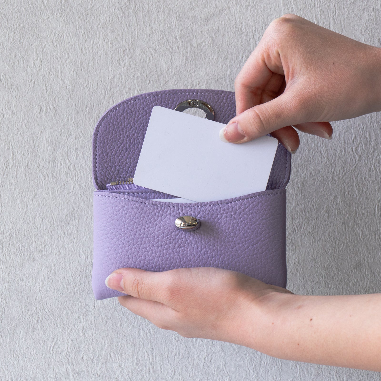 フラップウォレット・フルーニャ ミディアム キュイール・マッシュ / ラベンダー