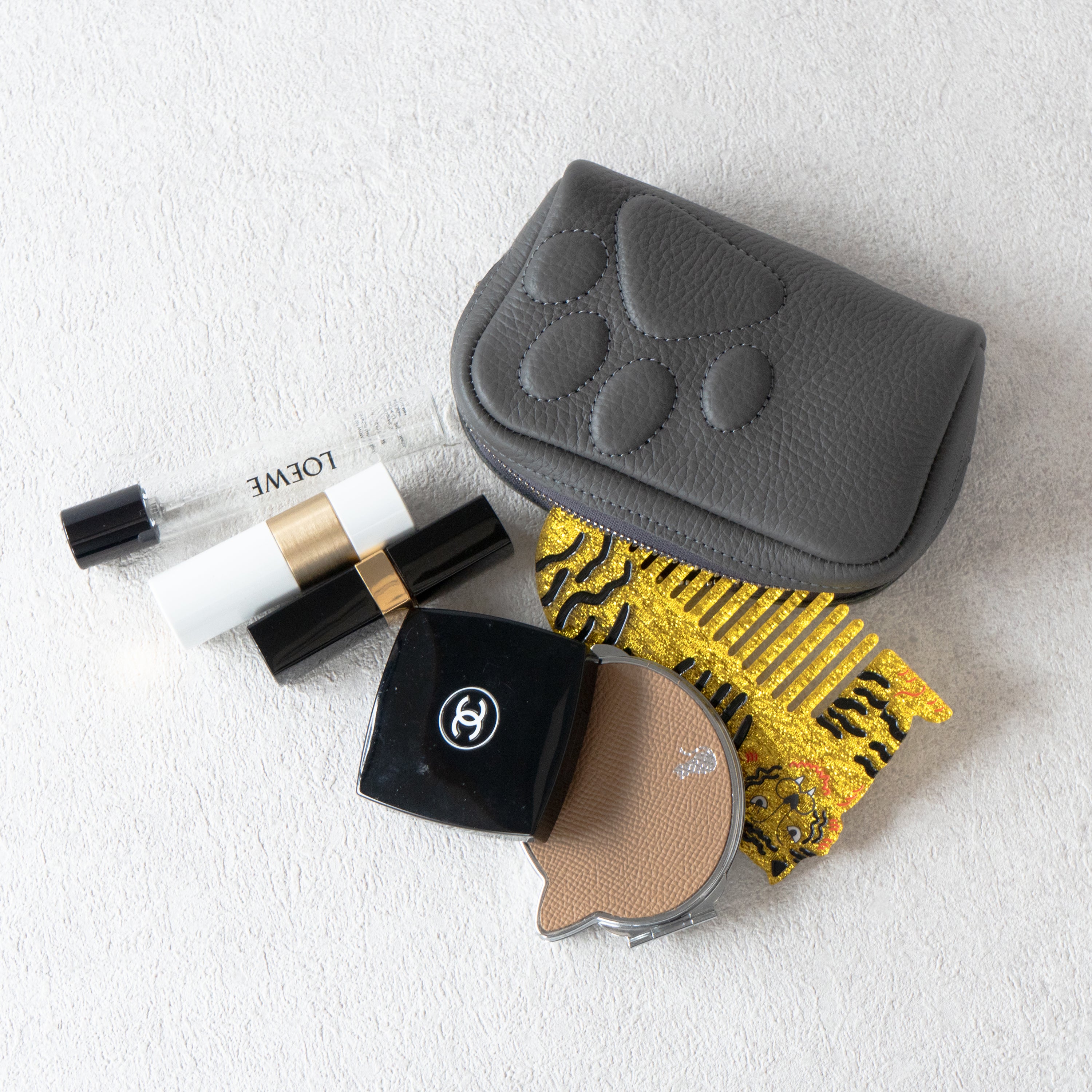 PAWキューブポーチ キュイール・マッシュ / グラファイト