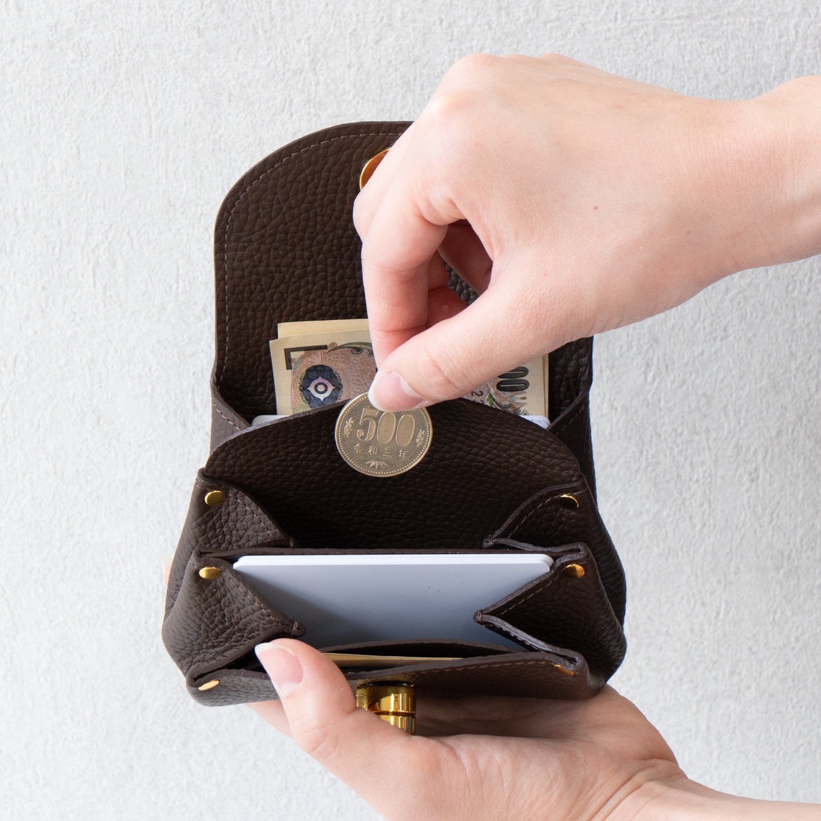Shell Wallet CAT Cuir Mache / Chocolate